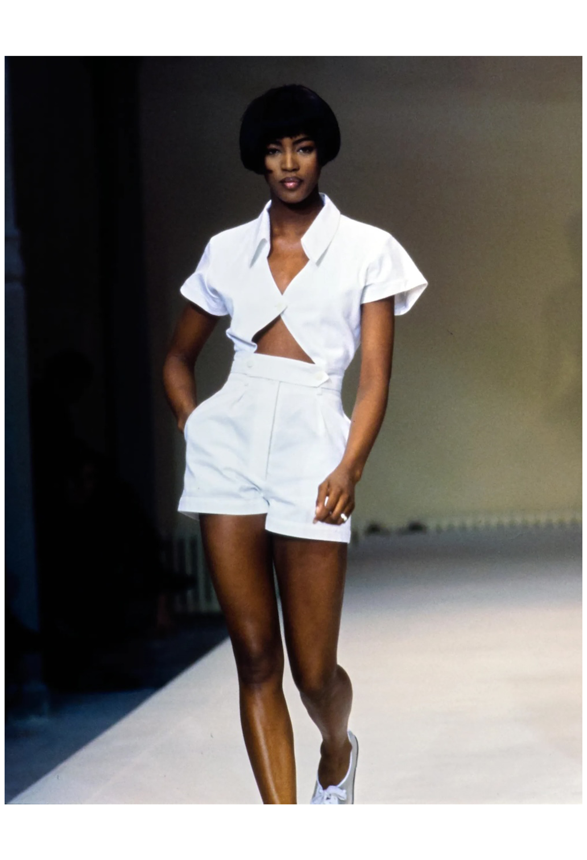 ALAIA WHITE COTTON CROP TOP WITH CUTOUT 1990