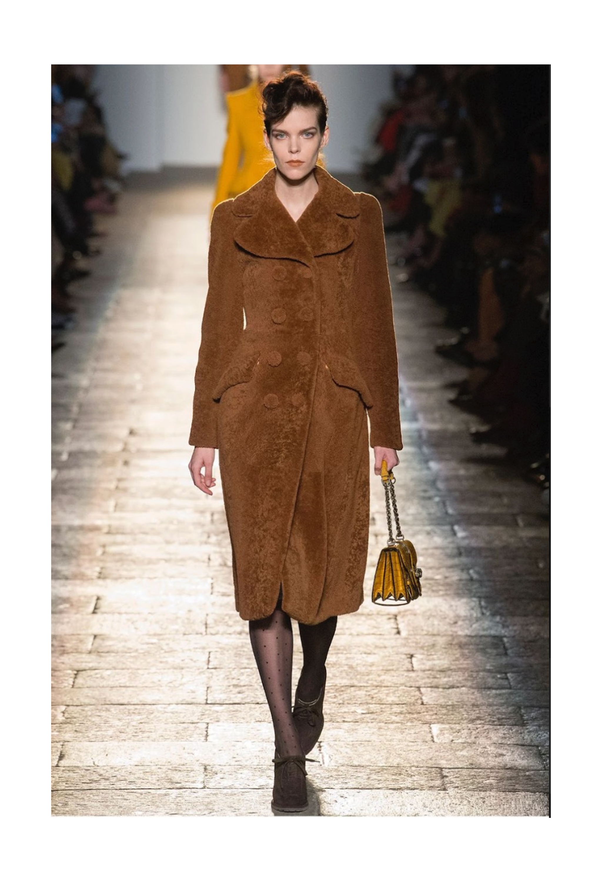 BOTTEGA VENETA BY TOMAS MAIER BROWN TEDDY BEAR COAT 2017