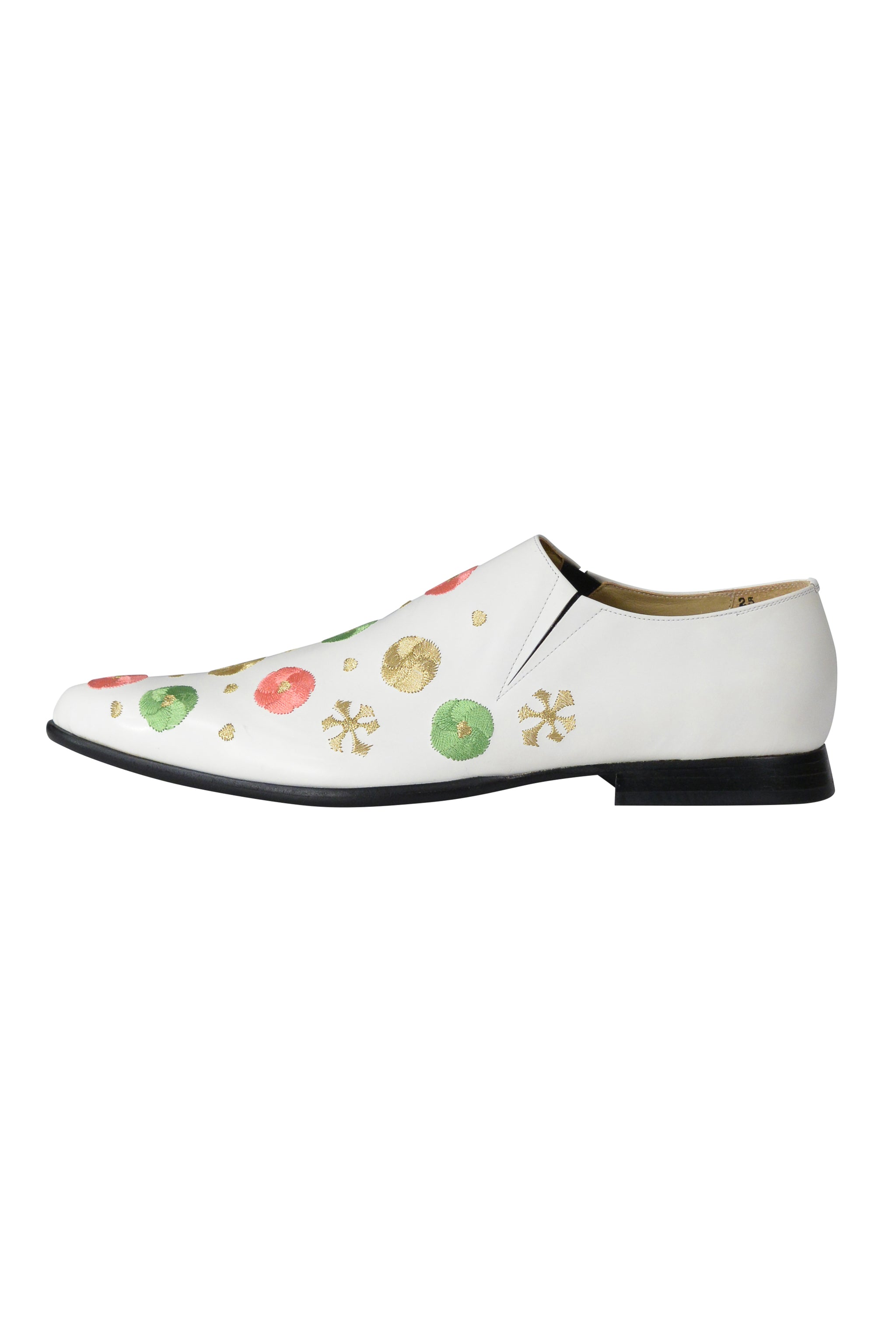 COMME DES GARCONS WHITE LEATHER SLIP ON SHOES WITH PINK AND GREEN EMBROIDERY 2004