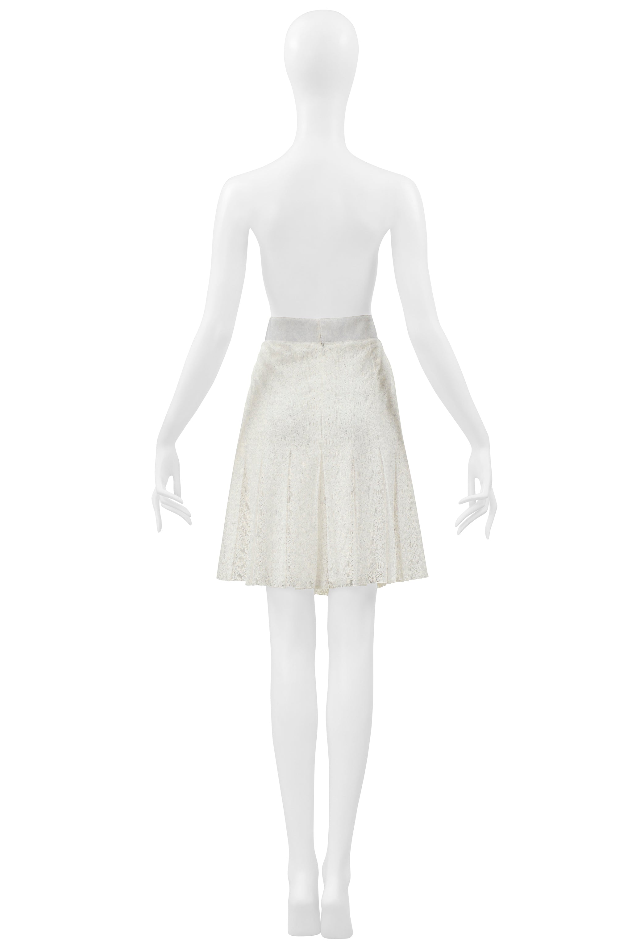 CHANEL WHITE LACE SKIRT WITH ENAMEL BUTTON 2015