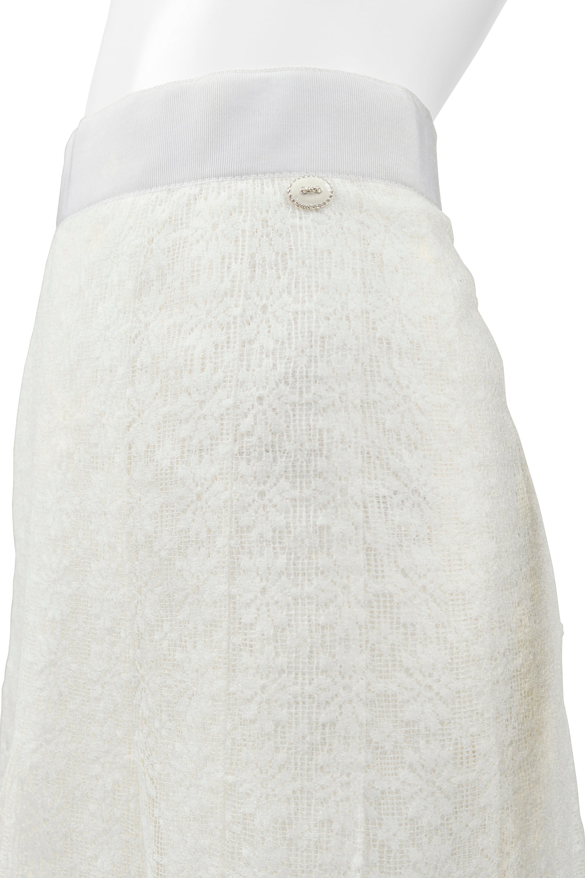 CHANEL WHITE LACE SKIRT WITH ENAMEL BUTTON 2015