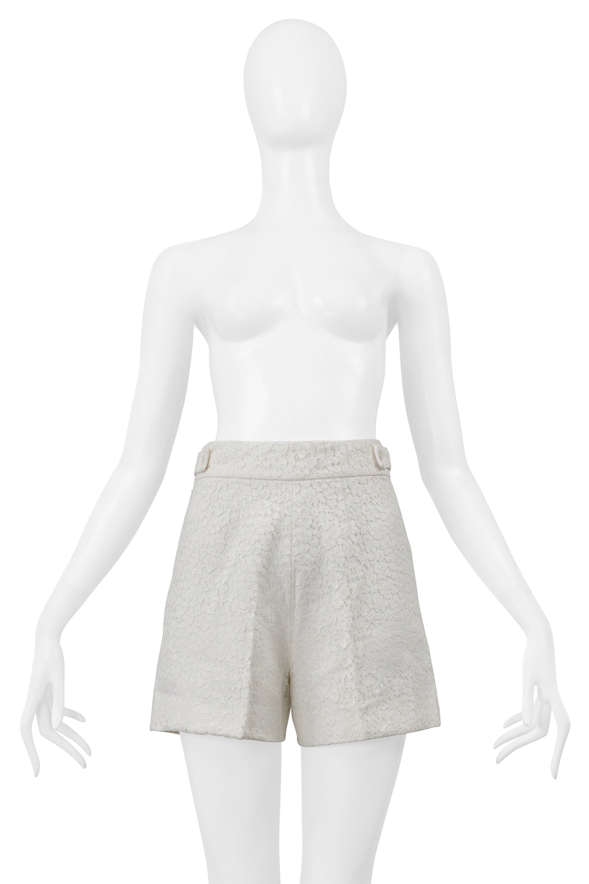 CHLOE WHITE LACE SHORTS 2009
