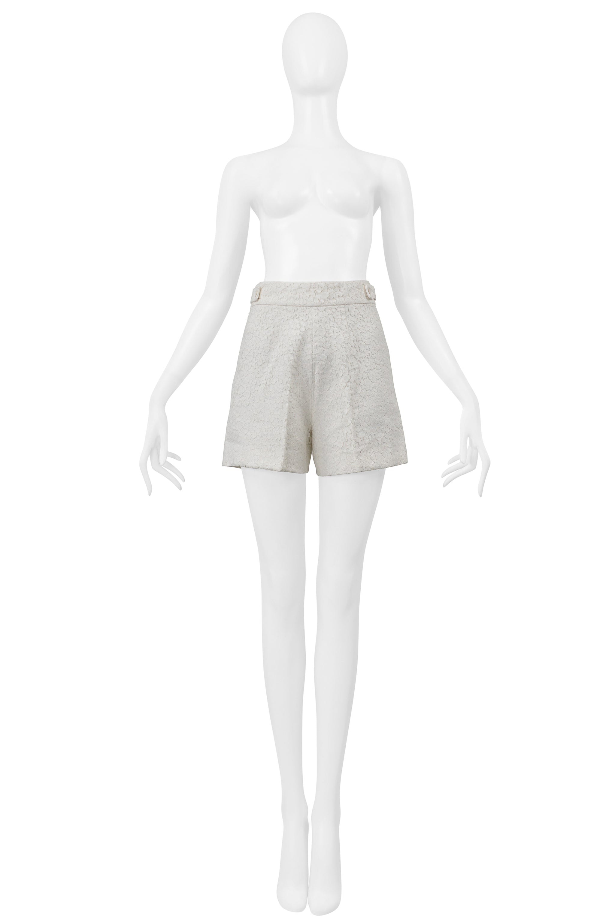 CHLOE WHITE LACE SHORTS 2009