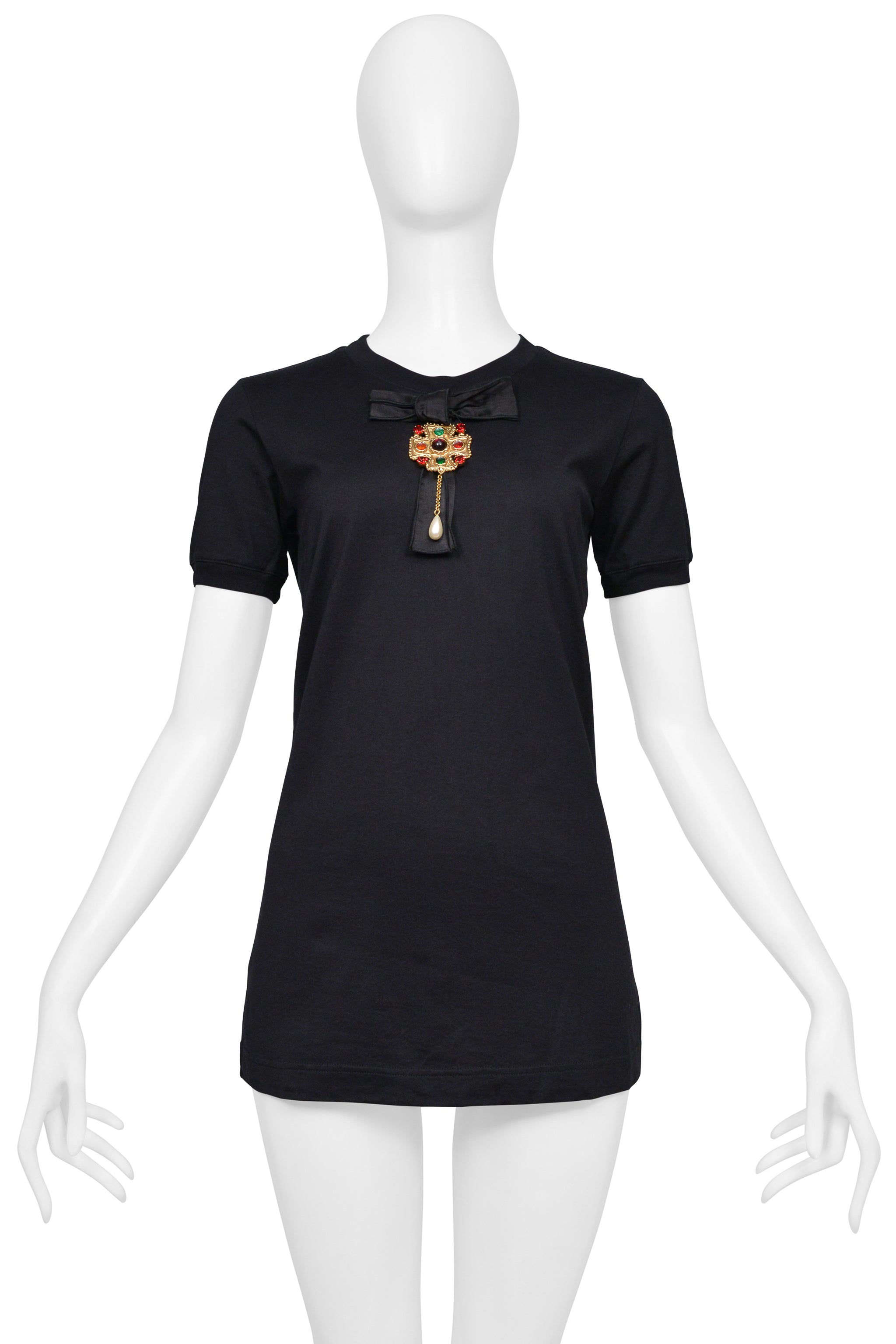 DOLCE & GABBANA BLACK T-SHIRT WITH ATTACHED SATIN BOW AND CHANEL-STYLE BIJOUX CROSS