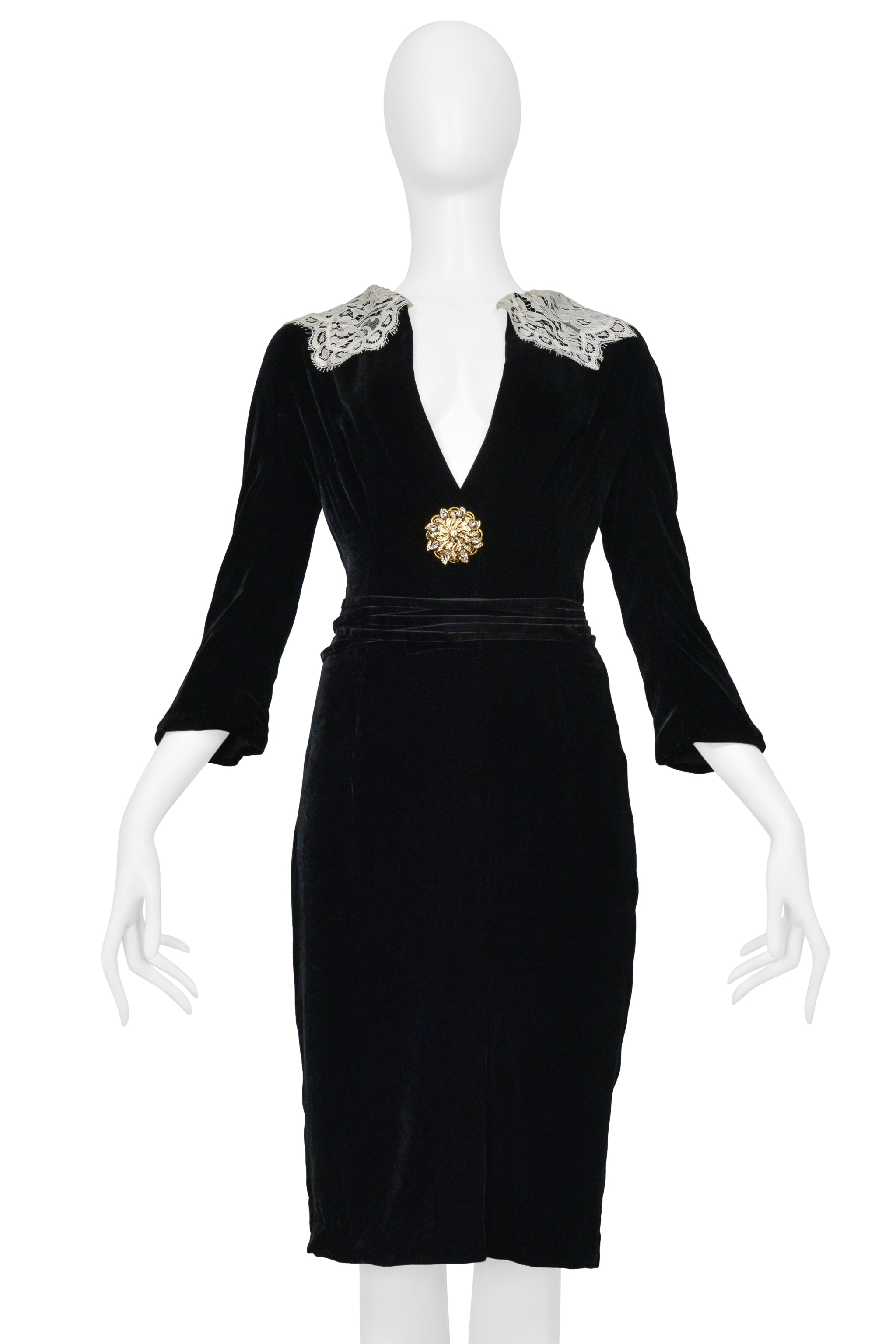 DOLCE & GABBANA BLACK VELVET DRESS WITH WHITE LACE COLLAR AND RHINESTONE BROOCH