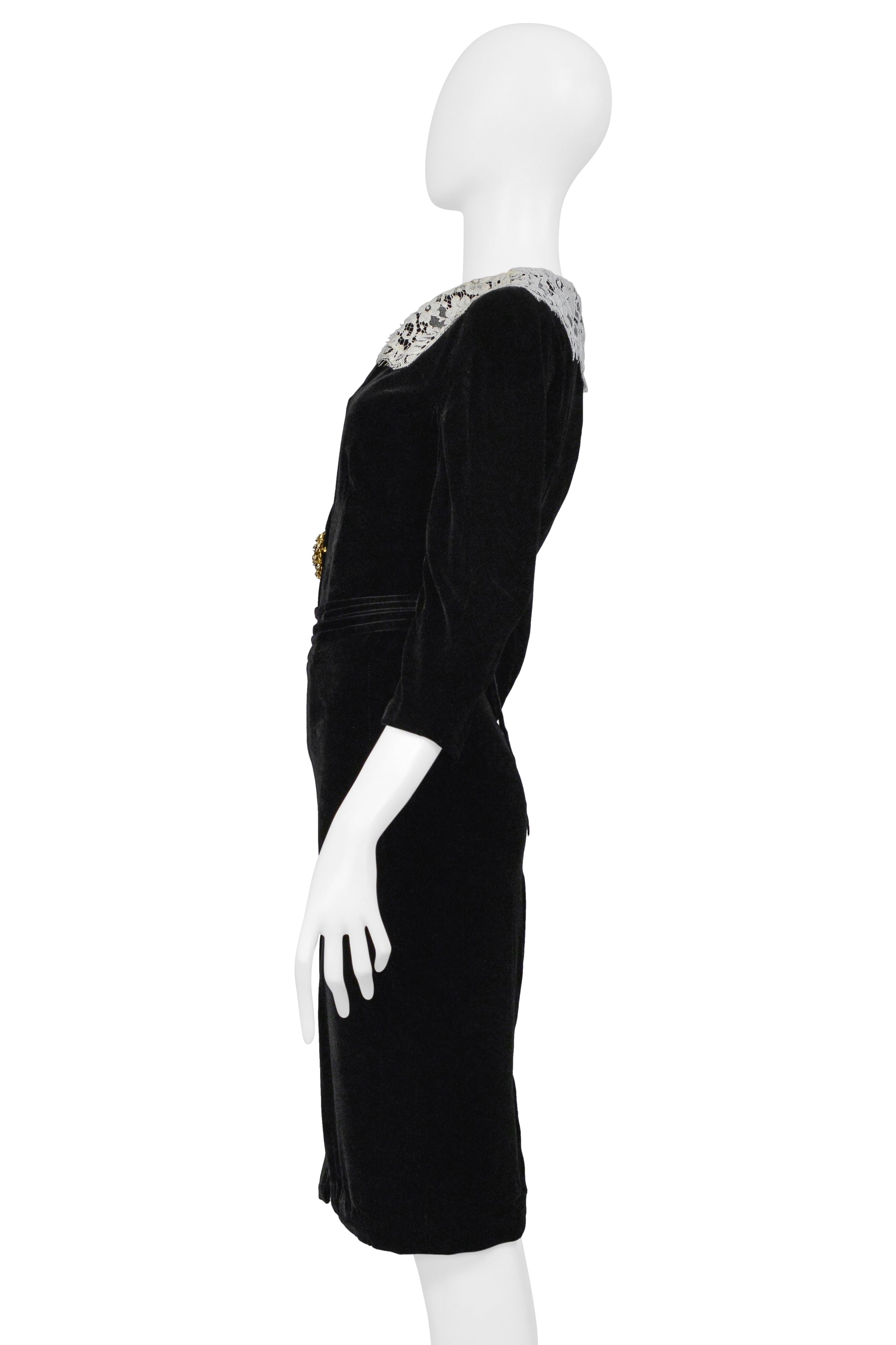 DOLCE & GABBANA BLACK VELVET DRESS WITH WHITE LACE COLLAR AND RHINESTONE BROOCH