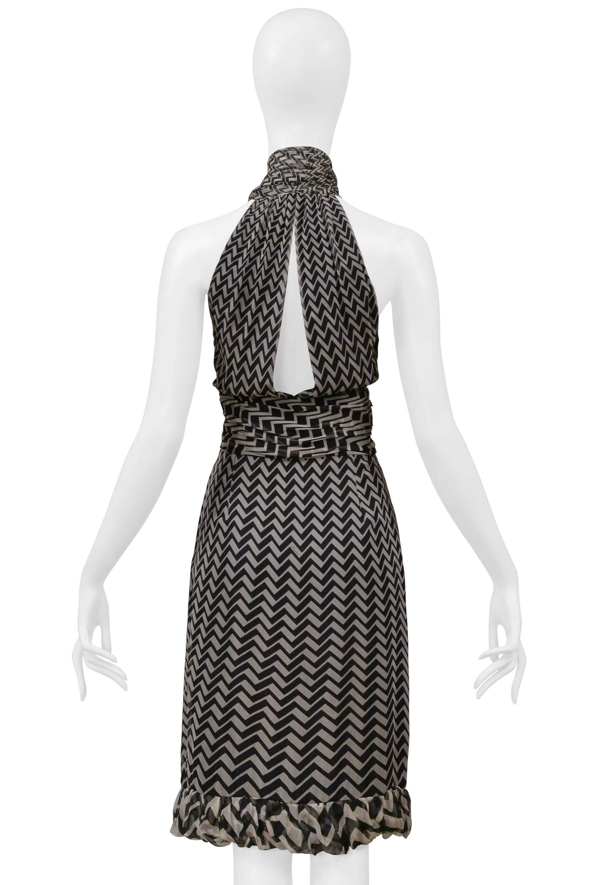 GUCCI BLACK AND GREY CHEVRON PRINT SCARF DRESS C. 2010