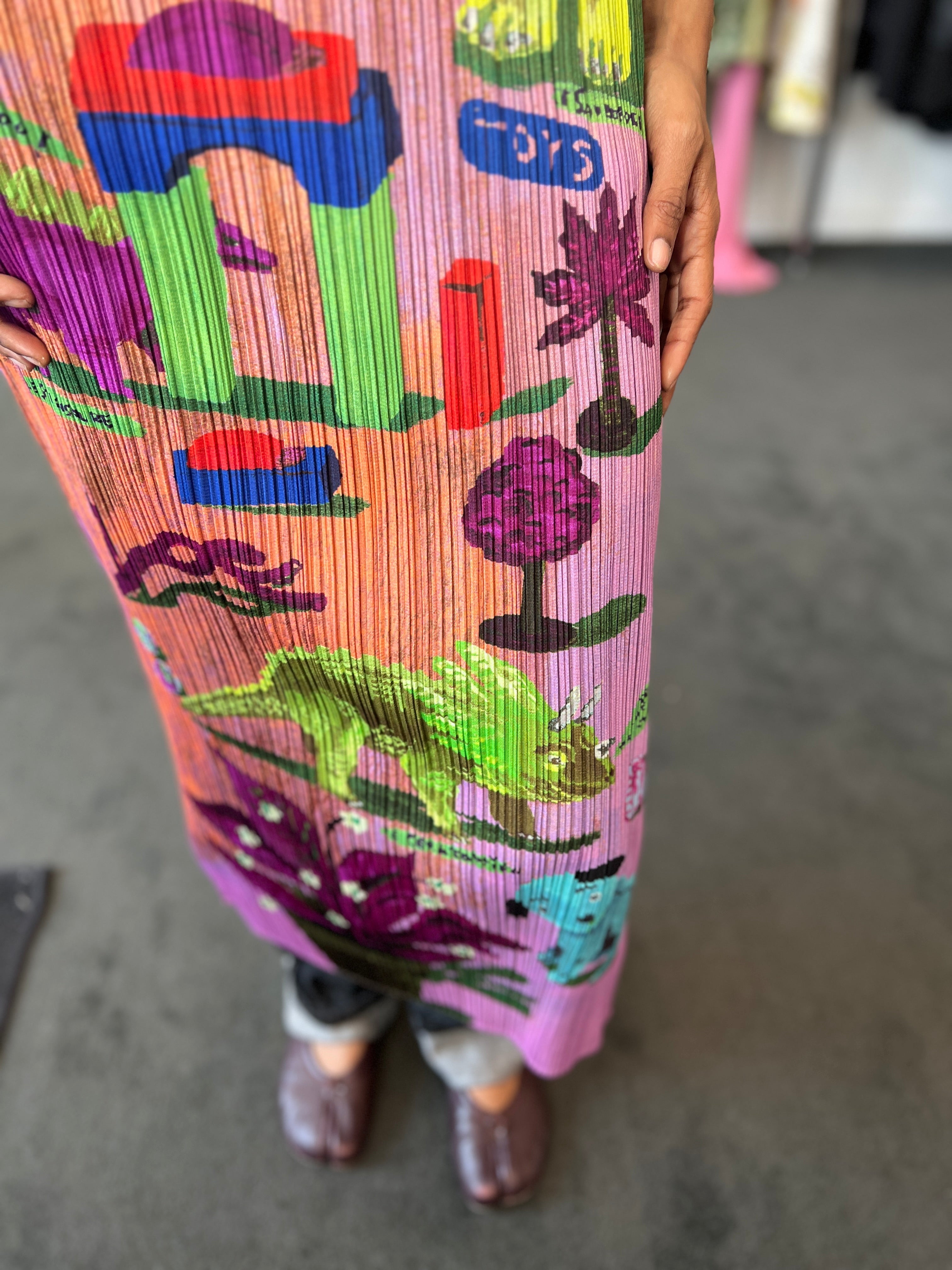 ISSEY MIYAKE 2006 ARTIST SERIES PINK DRESS WITH "DINOS EDEN" PRINT BY NATHALIE LETE