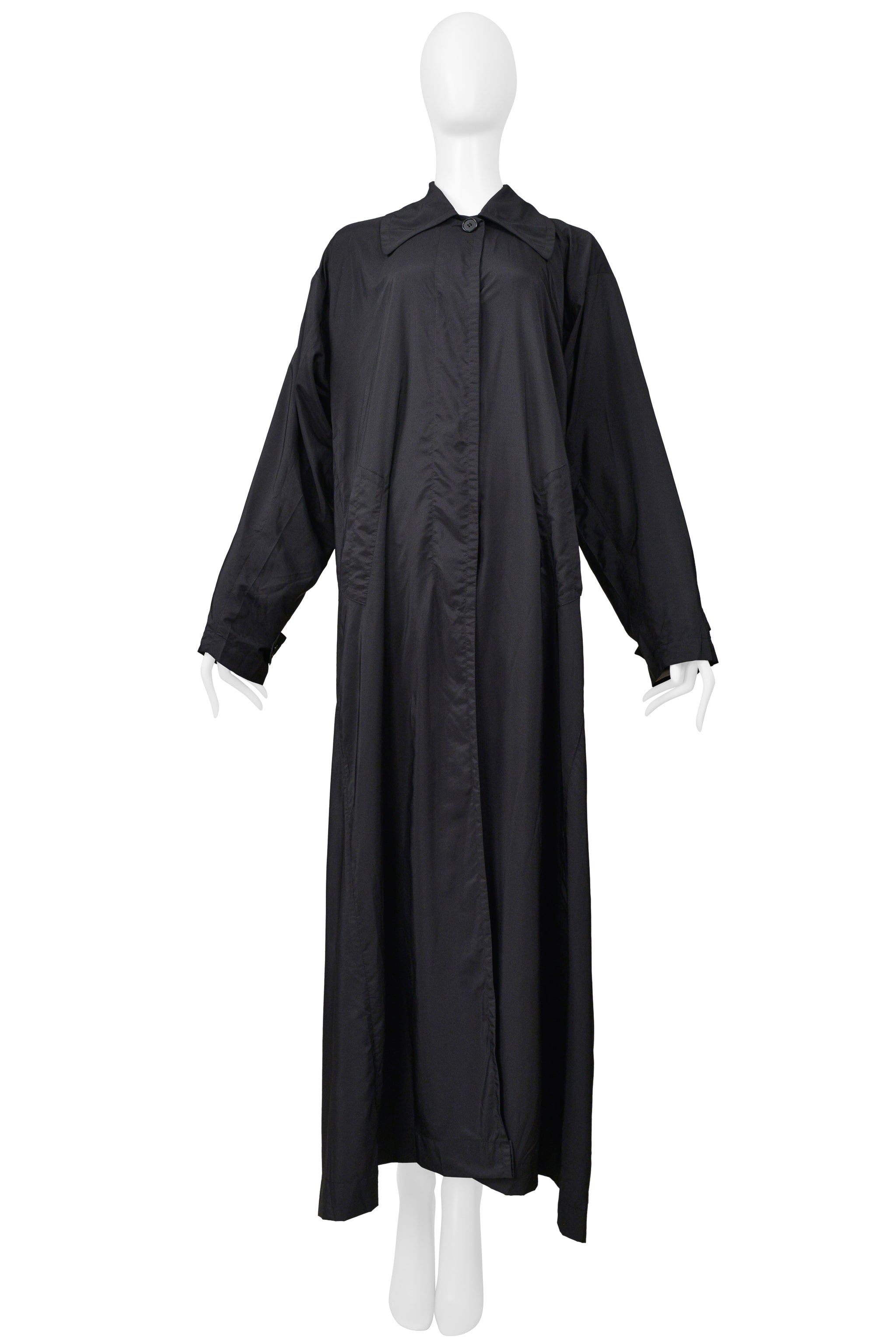 MAISON MARTIN MARGIELA BLACK SHINY RAINCOAT WITH BACK SLIT 2000