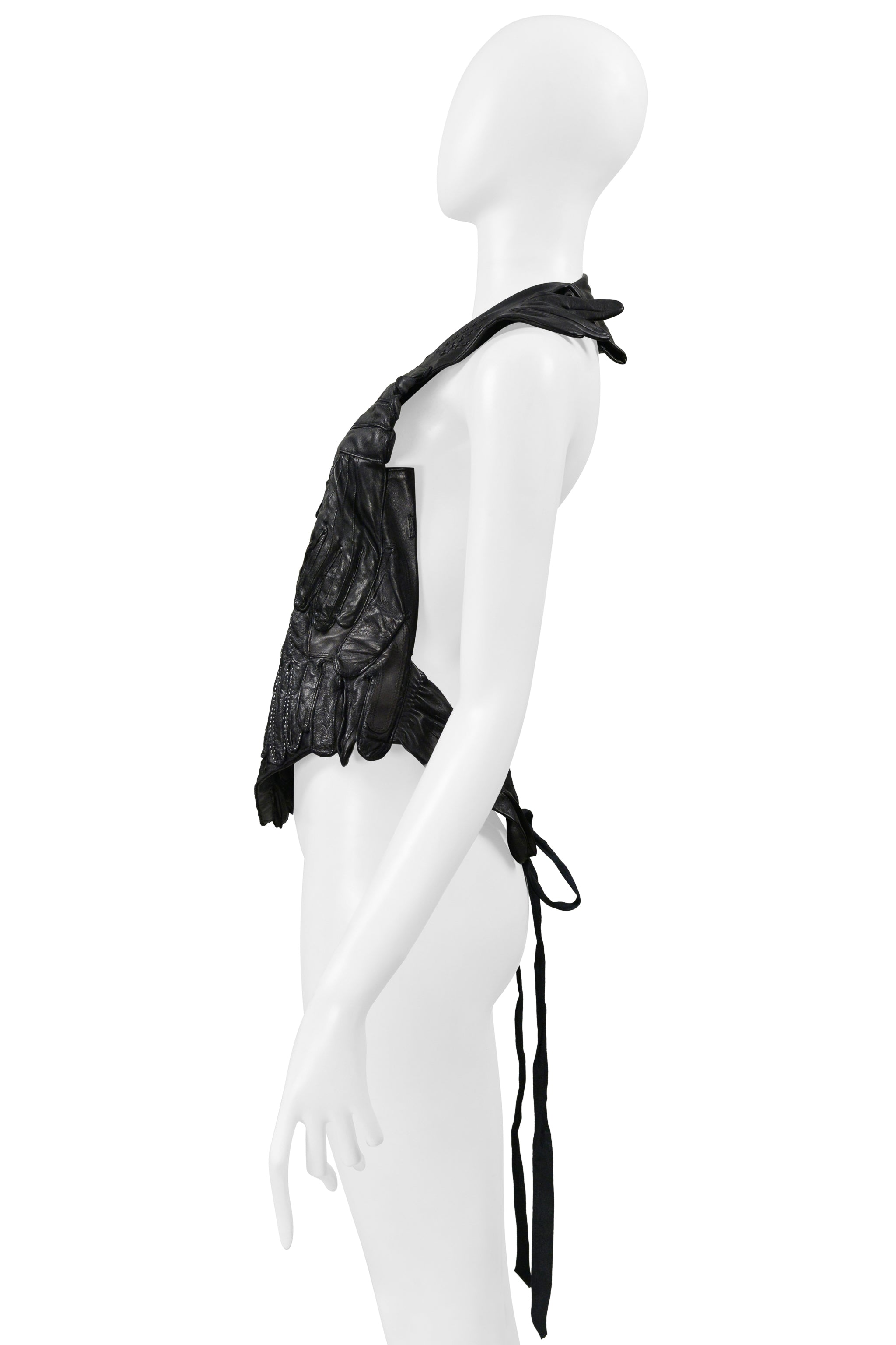 MAISON MARTIN MARGIELA IMPORTANT ARTISANAL BLACK LEATHER GLOVE TOP 2001