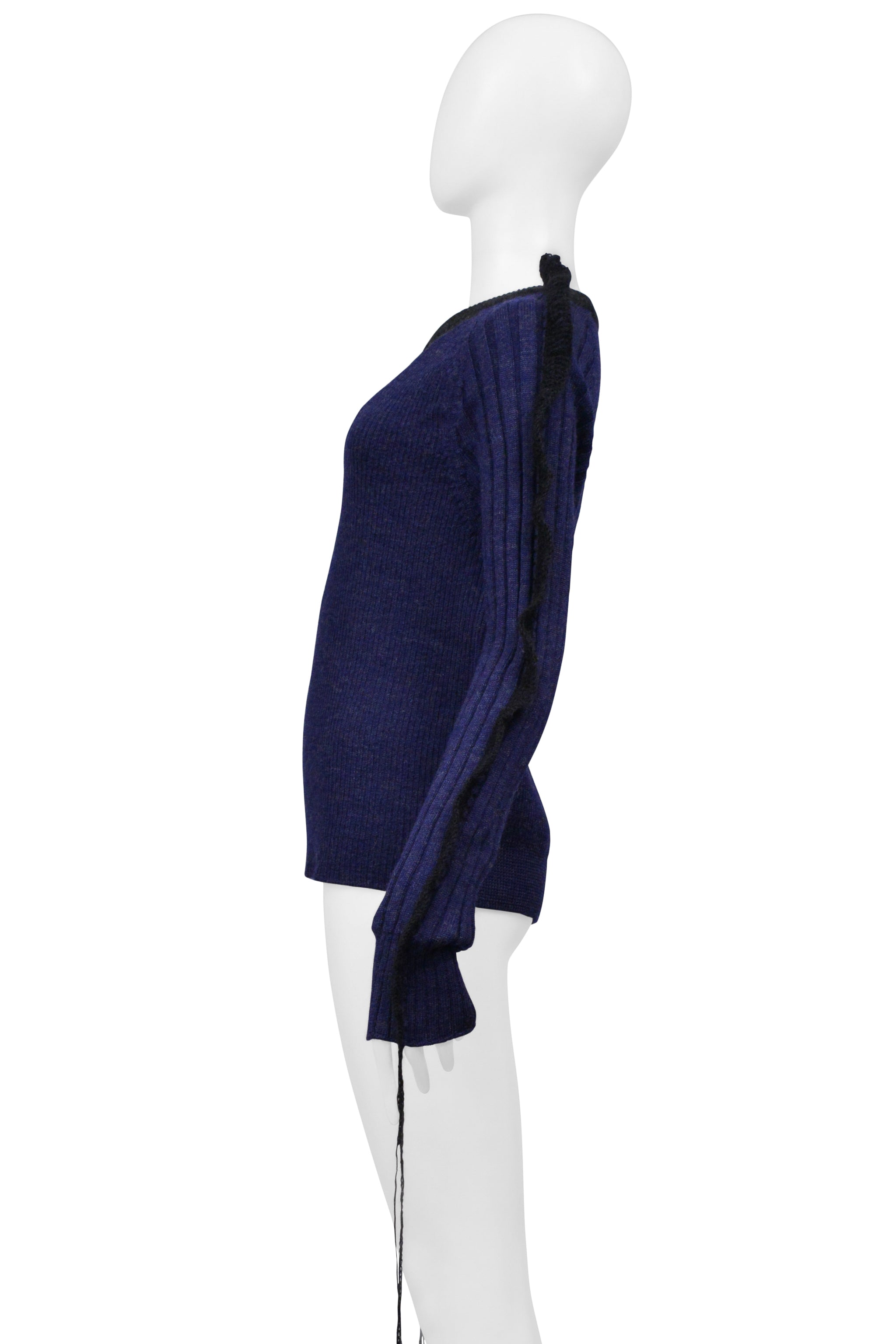 MAISON MARTIN MARGIELA CHARCOAL AND NAVY SWEATER WITH SCALLOP DETAILING ALONG SLEEVES 2017