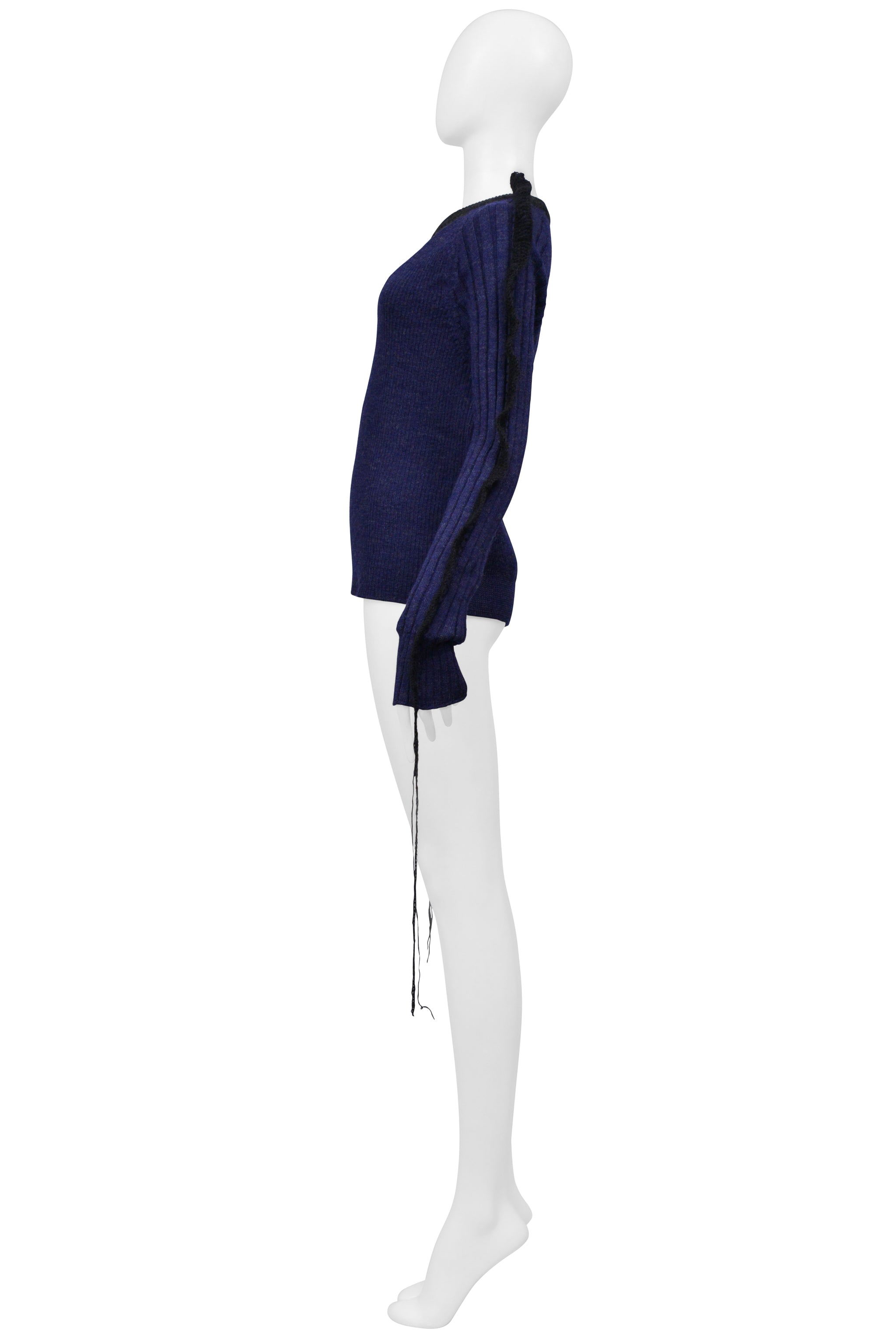 MAISON MARTIN MARGIELA CHARCOAL AND NAVY SWEATER WITH SCALLOP DETAILING ALONG SLEEVES 2017