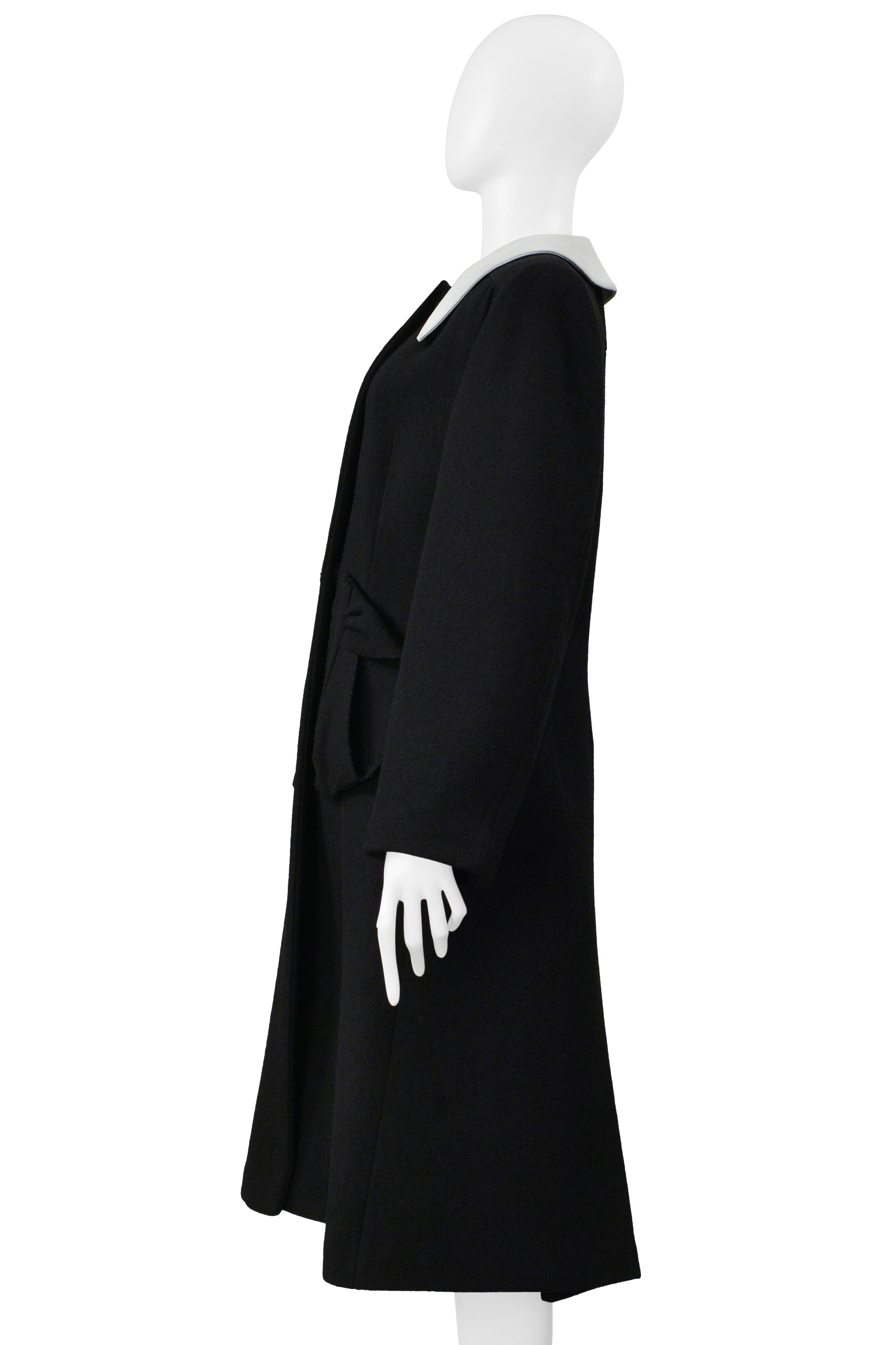 MIU MIU BLACK COAT WITH WHITE COLLAR 2011