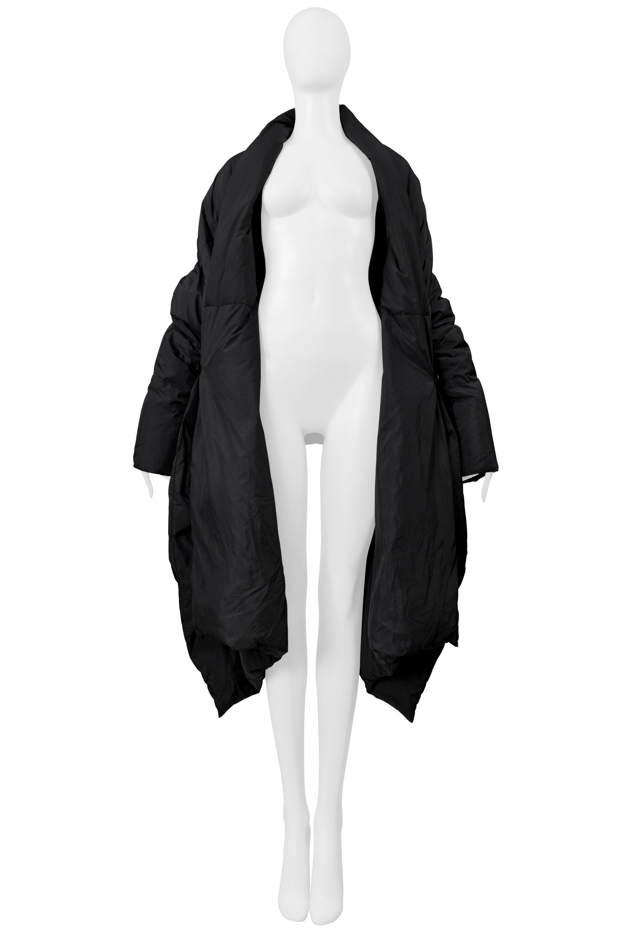 ISSEY MIYAKE BLACK PADDED PUFFER CAPE JACKET 1999-2000