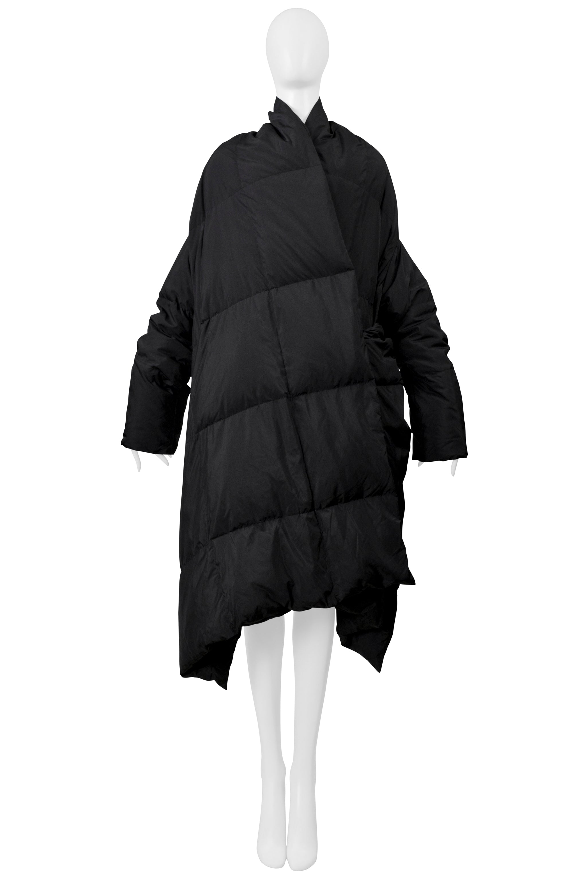 ISSEY MIYAKE BLACK PADDED PUFFER CAPE JACKET 1999-2000