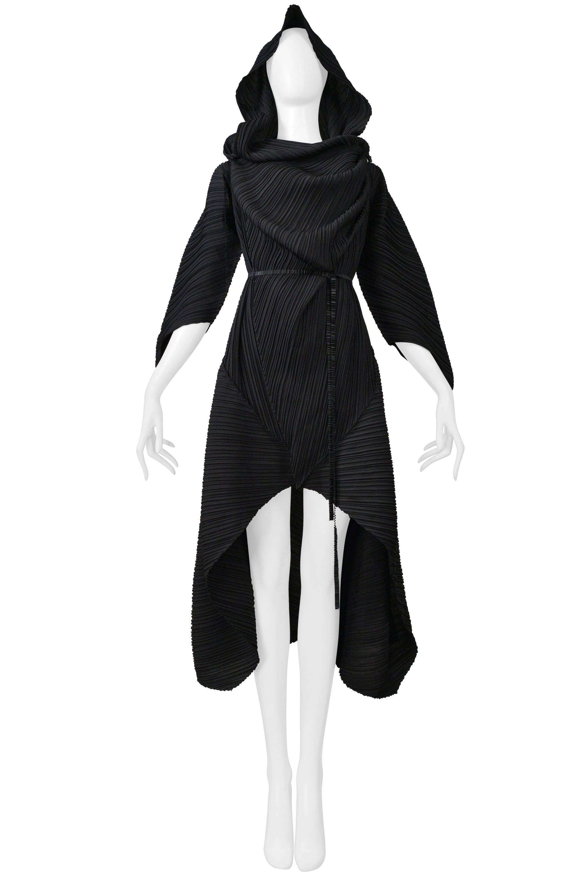 ISSEY MIYAKE BLACK PLEATED JACKET WITH HOOD CIR. SS 1999