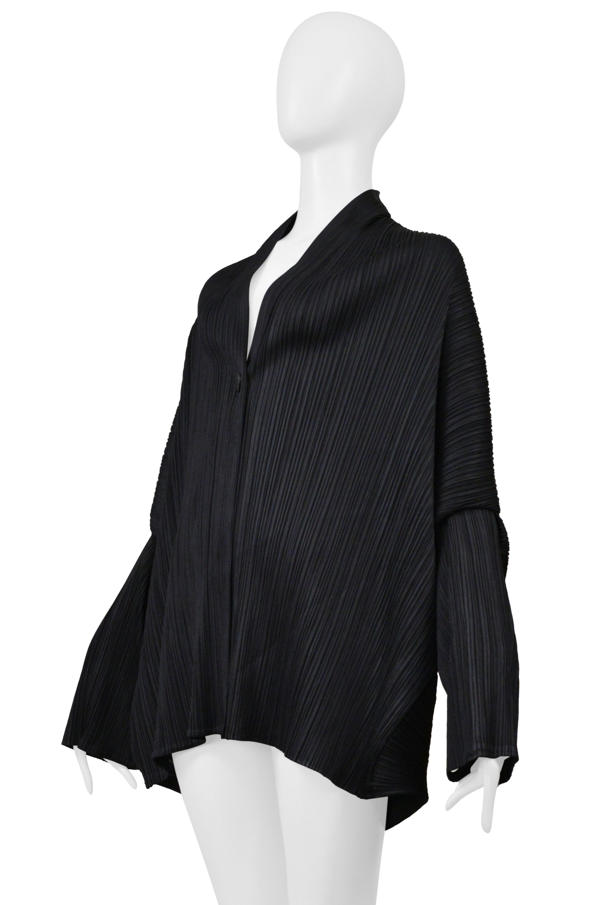 ISSEY MIYAKE BLACK PLEATED DIAMOND BACK SHELL JACKET WITH ONE BUTTON