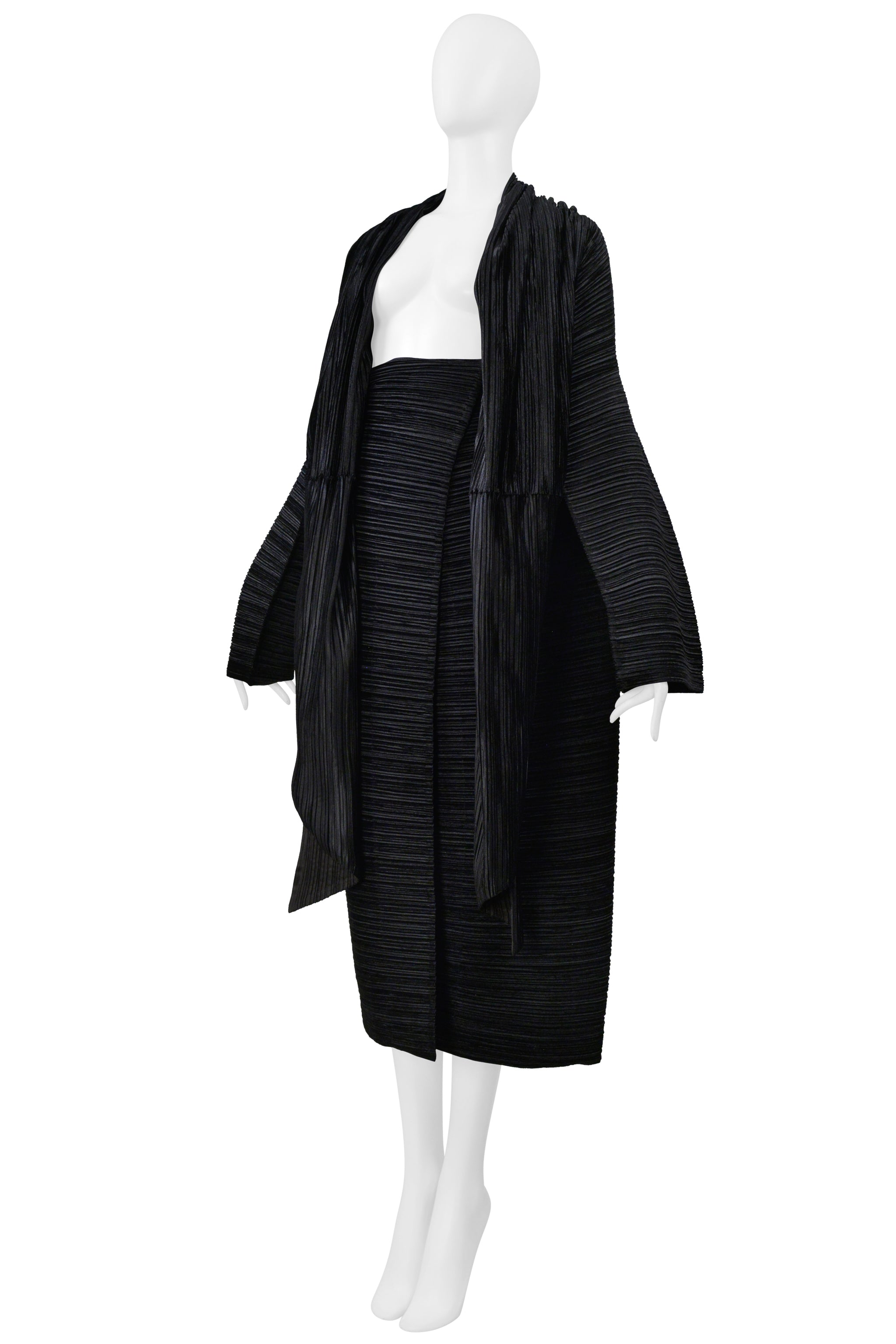 ISSEY MIYAKE BLACK VELVET PLEATED OPERA COAT WITH CONVERTIBLE SKIRT FW 2000