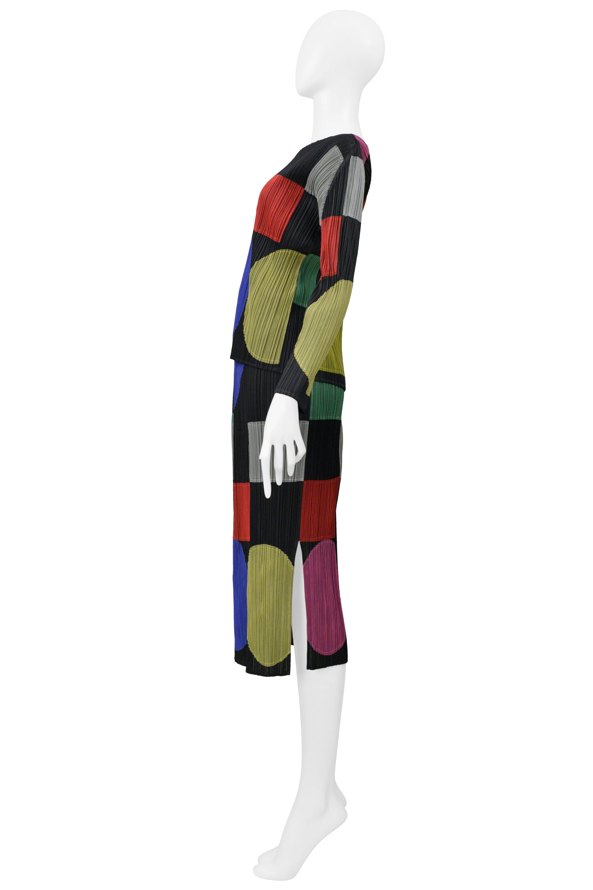 ISSEY MIYAKE 2000 BLACK PLEATED SKIRT ENSEMBLE WITH MULTICOLOR GEOMETRIC APPLIQUES