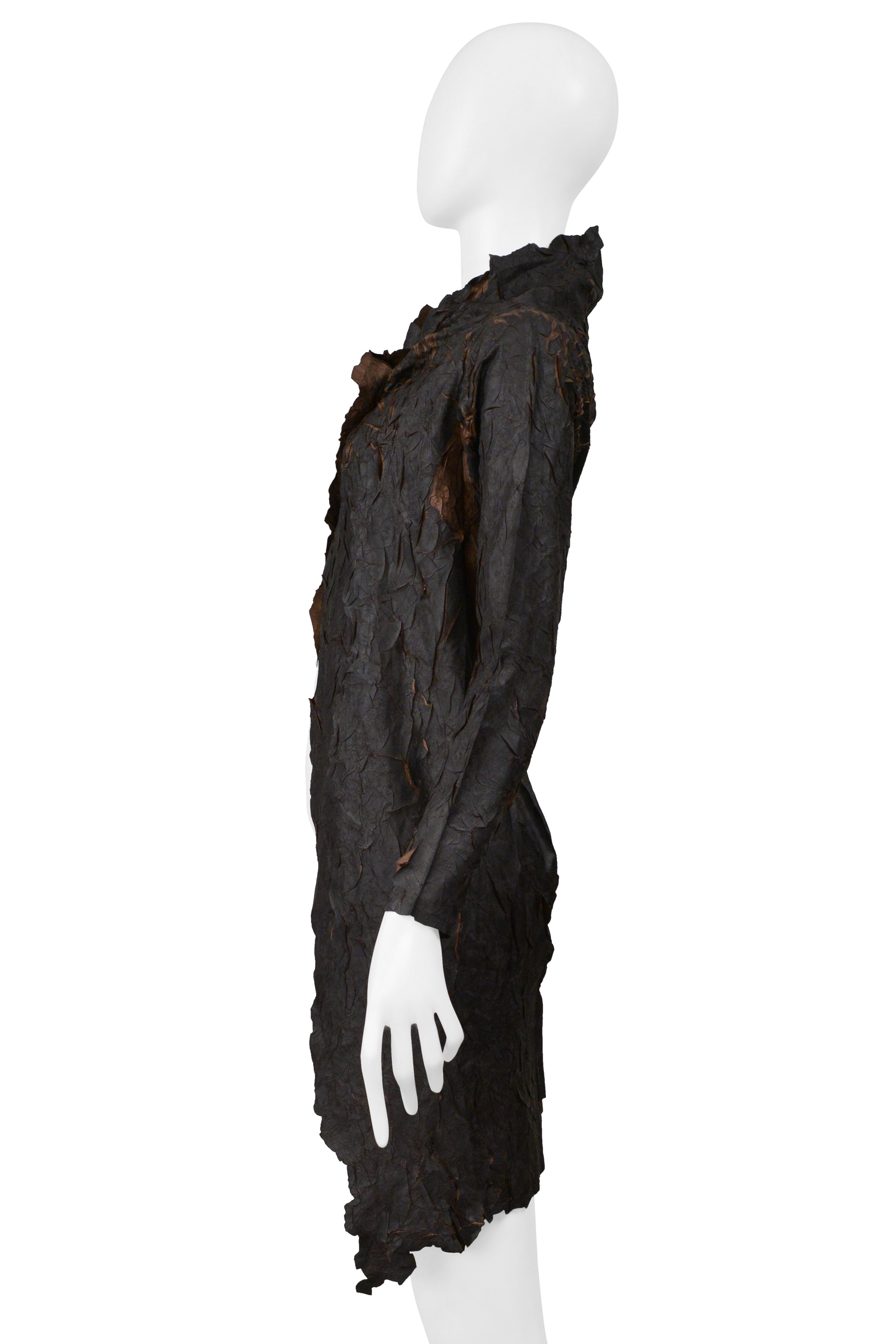 PLASTIQUE BROWN CRINKLE PLEAT ONE BUTTON JACKET WITH BLACK PAINT OVERLAY