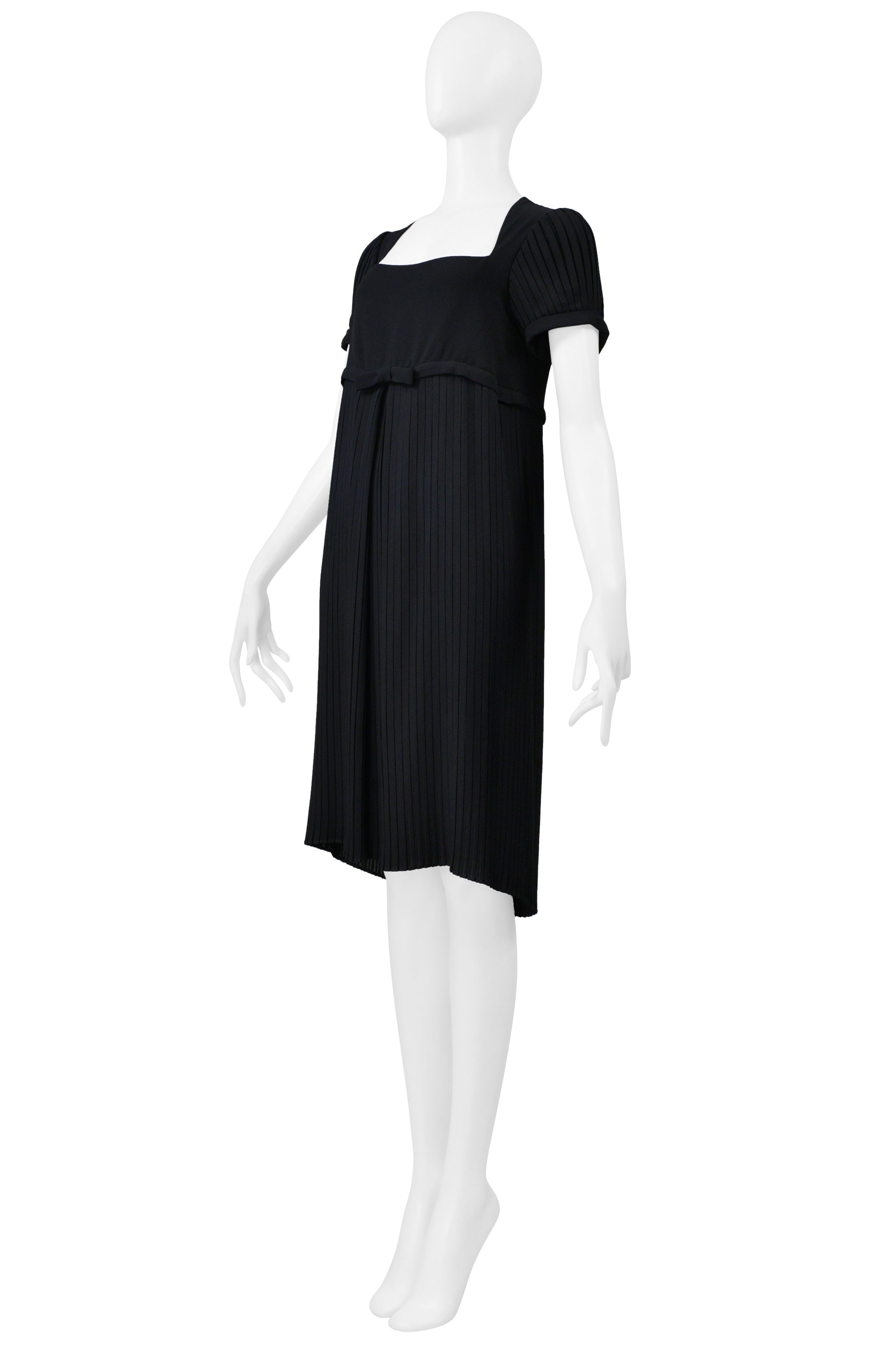 ROMEO GIGLI BLACK SHORT SLEEVED SHORT DRESS 1997