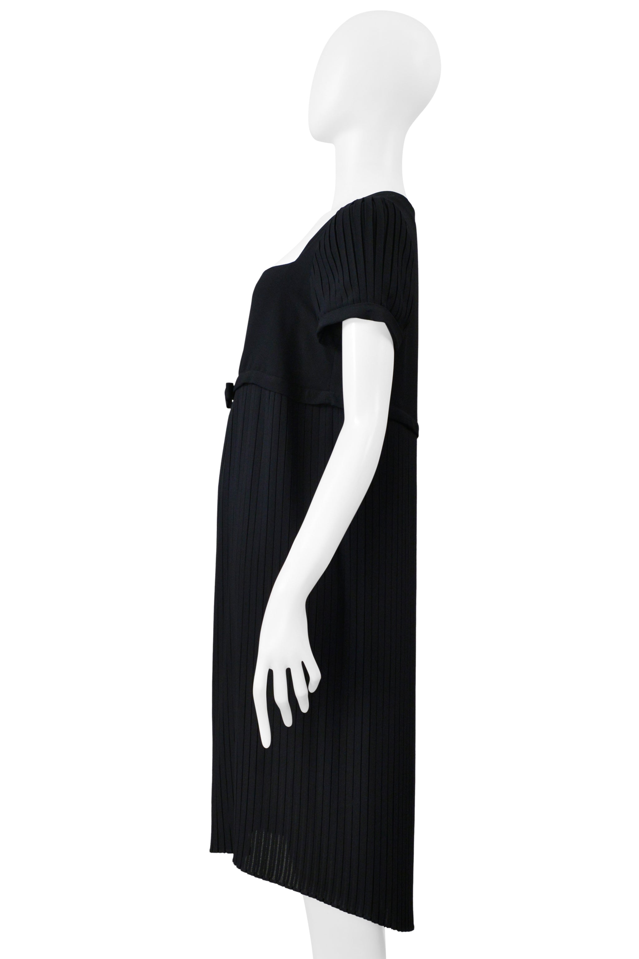 ROMEO GIGLI BLACK SHORT SLEEVED SHORT DRESS 1997