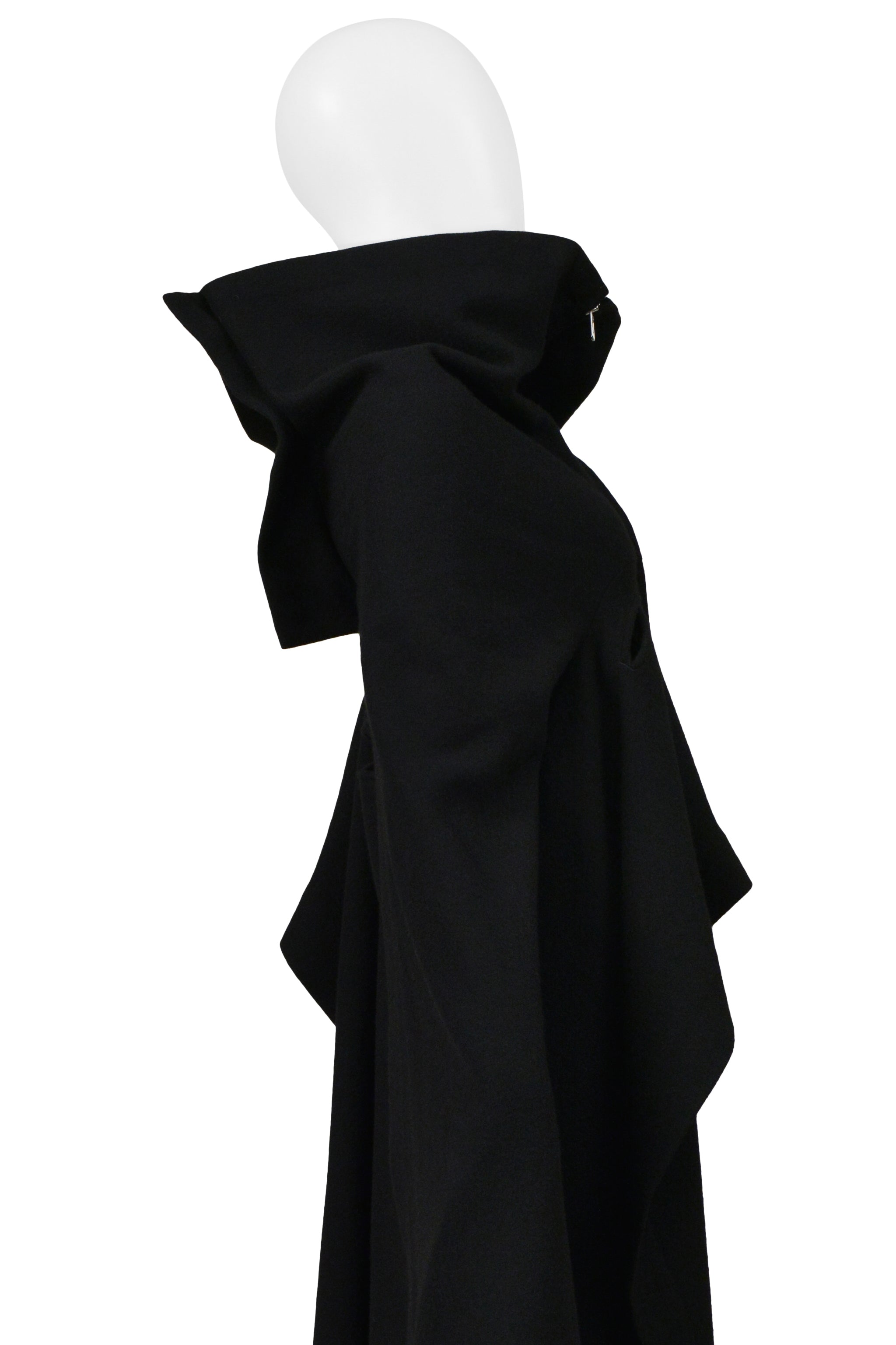YOHJI YAMAMOTO BLACK CAPE WITH ONE SLEEVE AND ZIPPER 2004-05