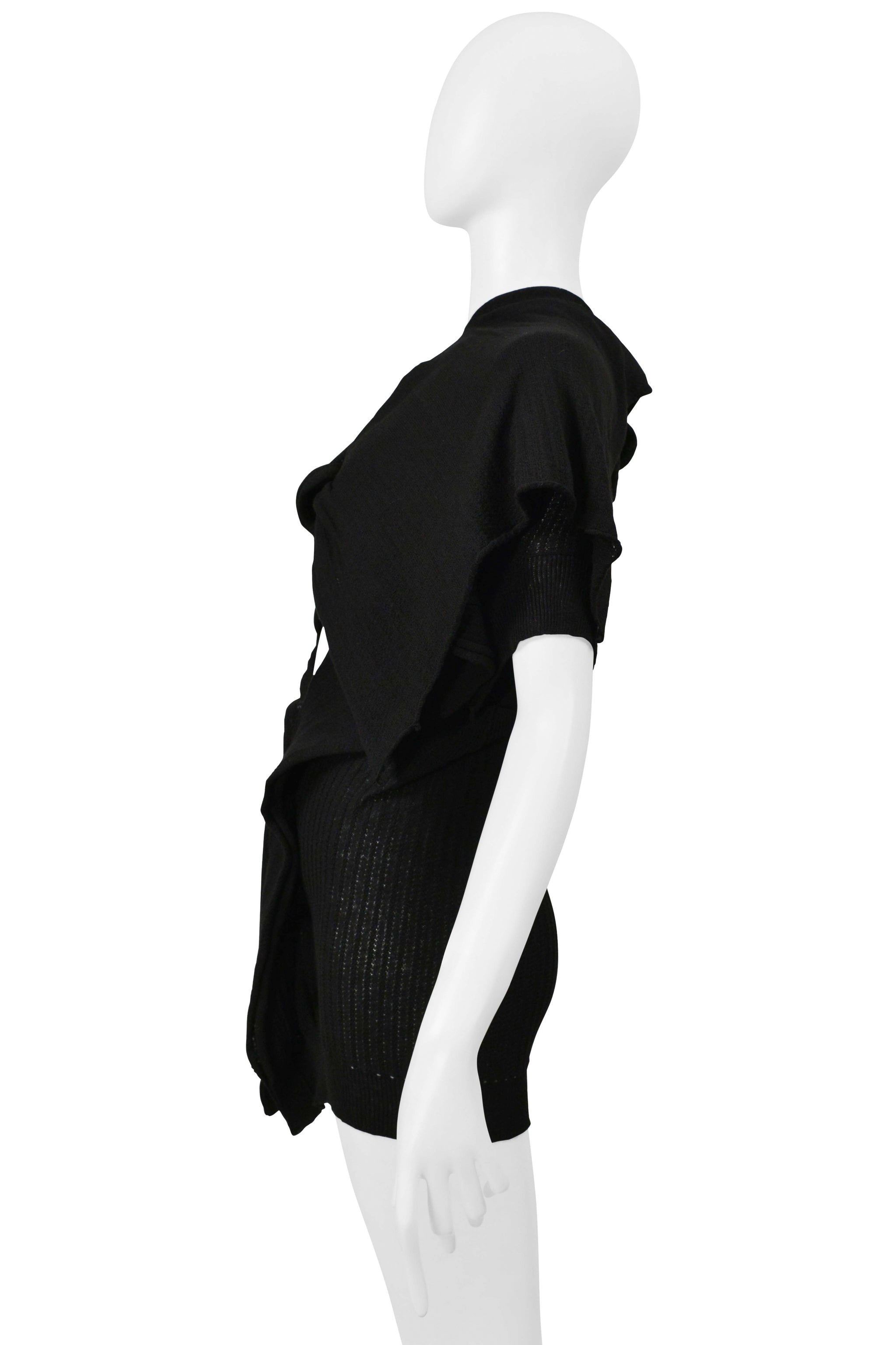 Y’S 2004–05 BY YOHJI YAMAMOTO BLACK SNAP FRONT SLEEVELESS COCOON SWEATER
