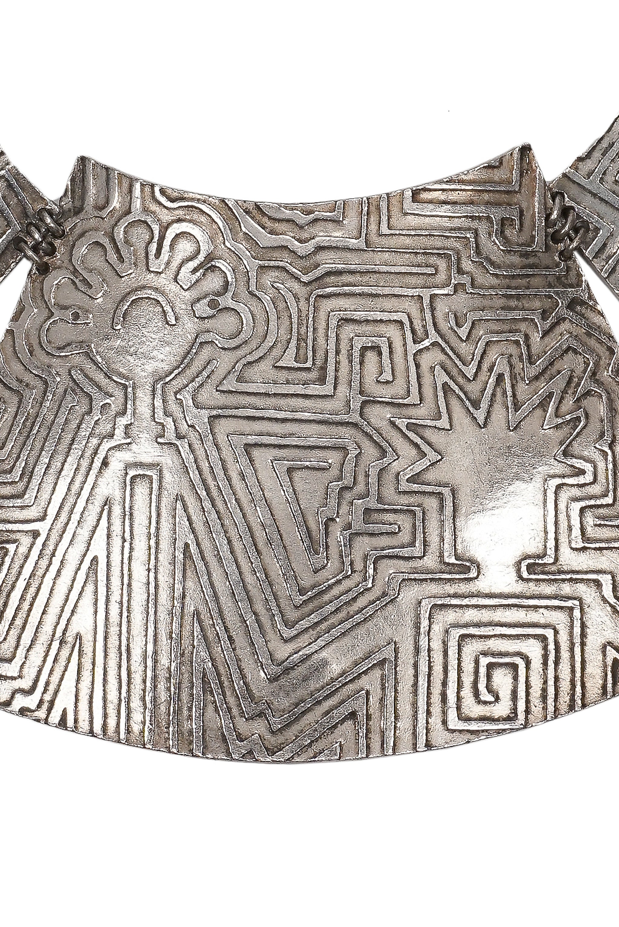 BICHE DE BERE HAMMERED BREAST PLATE NECKLACE