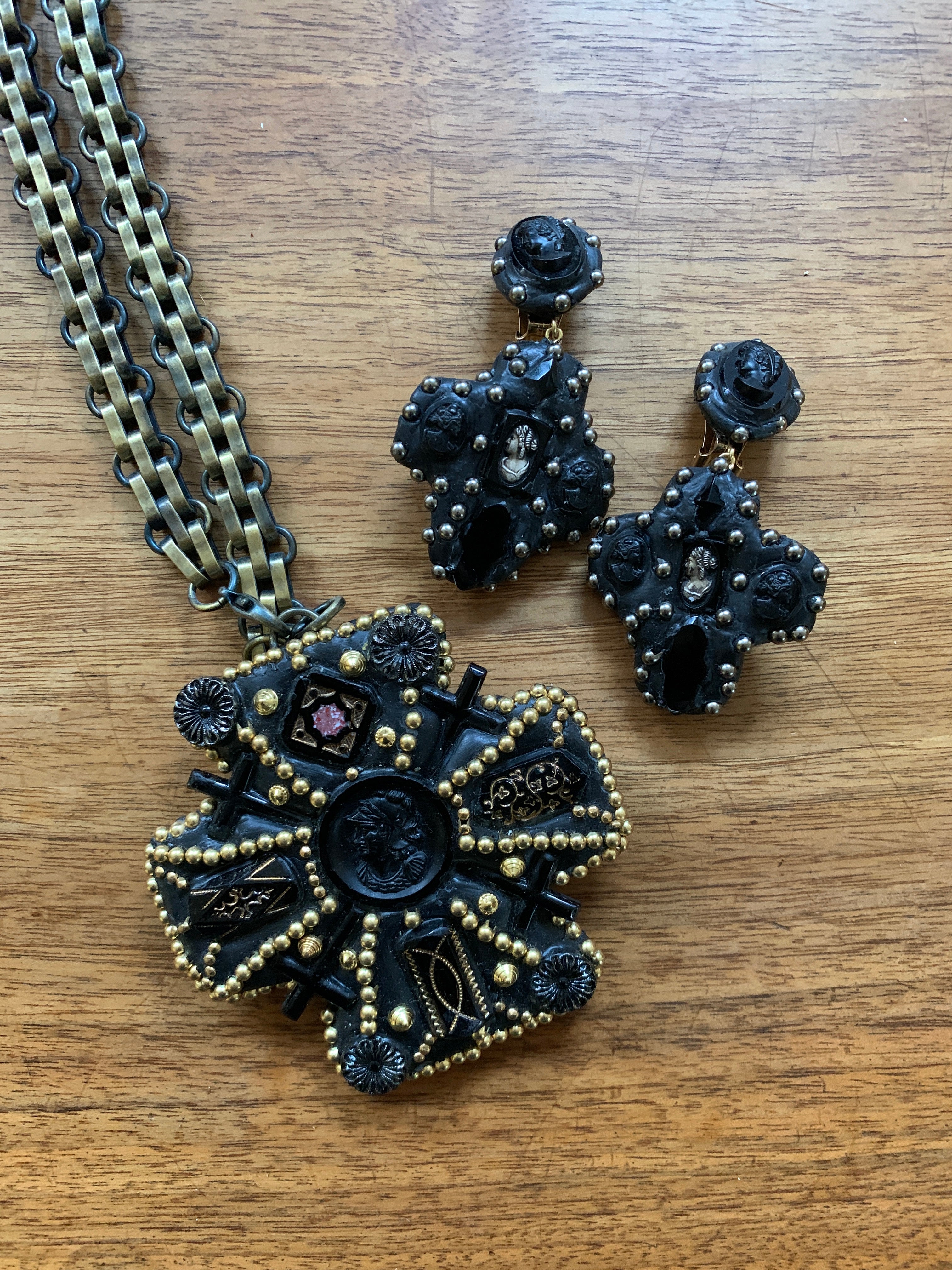 MINADEO JET & ONYX CROSS EARRINGS