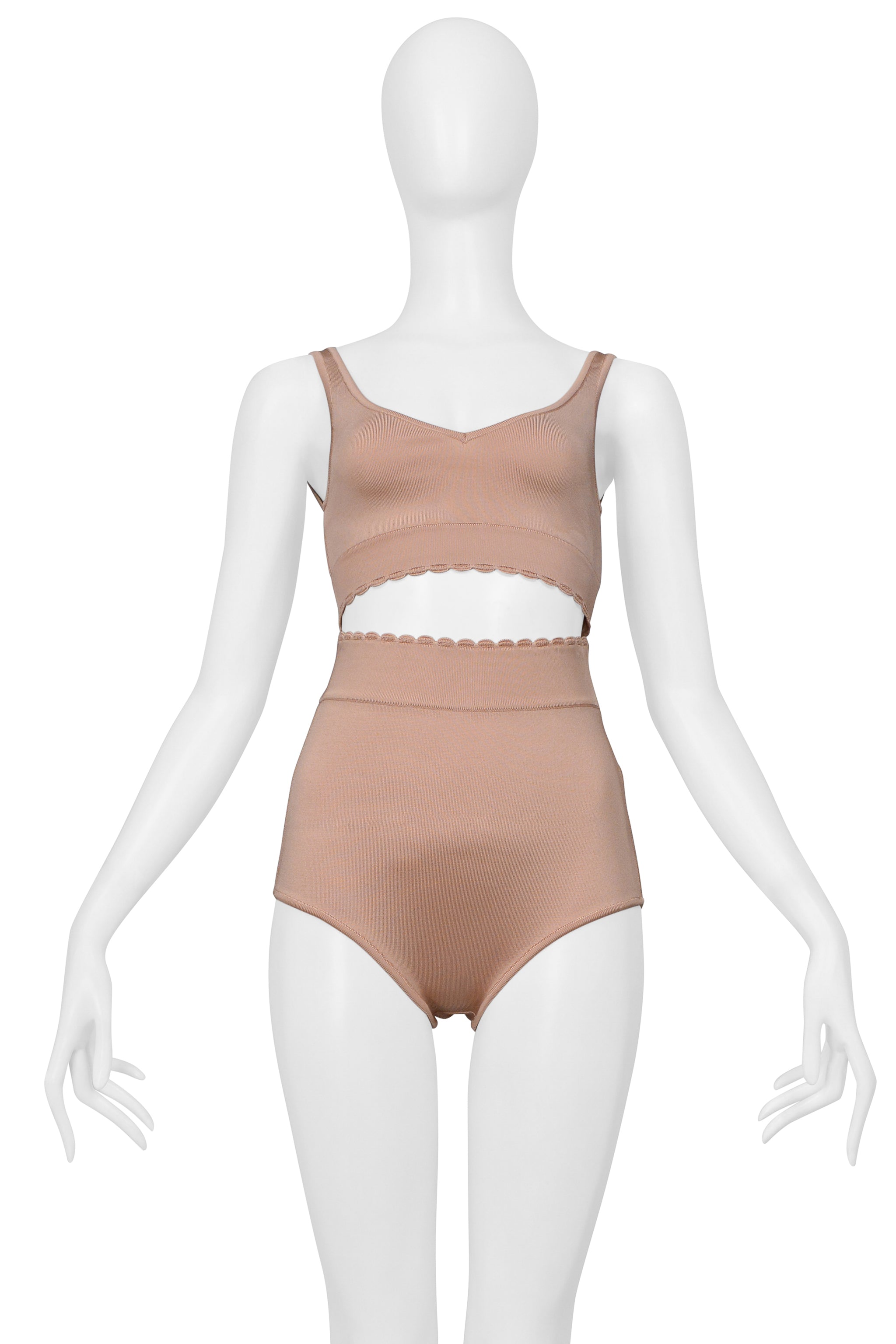 ALEXANDRE VAUTHIER BLUSH BRA & HOT PANTS
