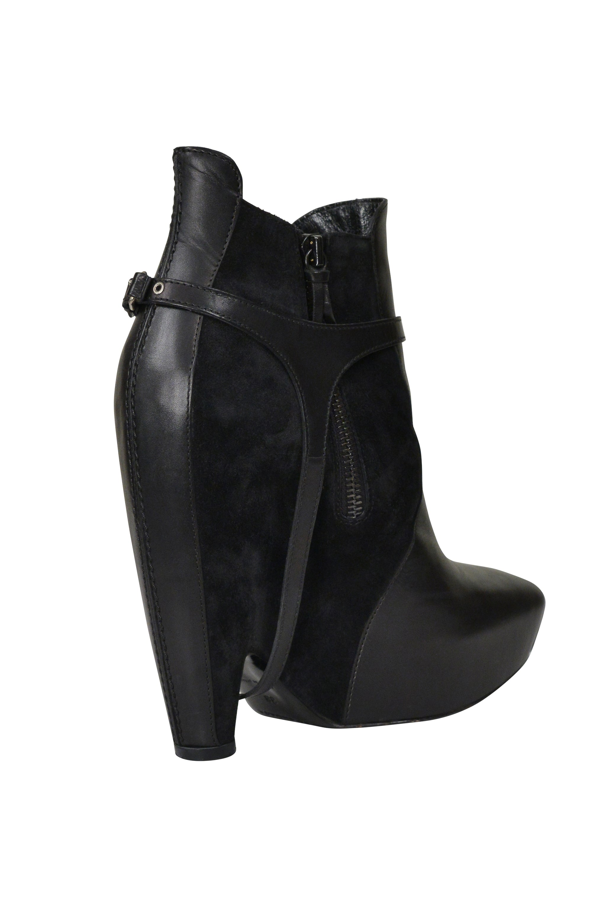 BALENCIAGA BY GHESQUIERE BLACK LEATHER & SUEDE HARNESS BOOTS 2006