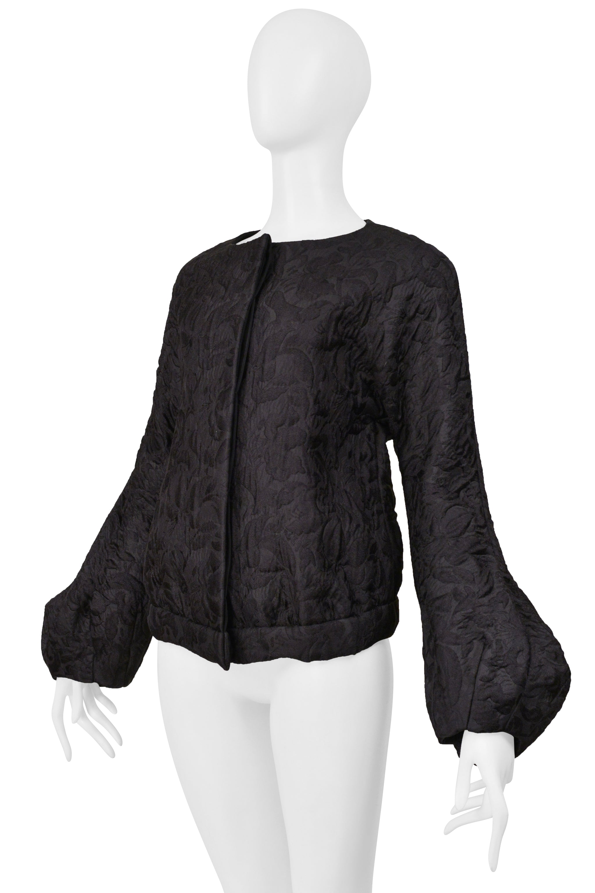 BALENCIAGA BY GHESQUIERE FALL 2006 BLACK TOP WITH DRAMATIC SLEEVES