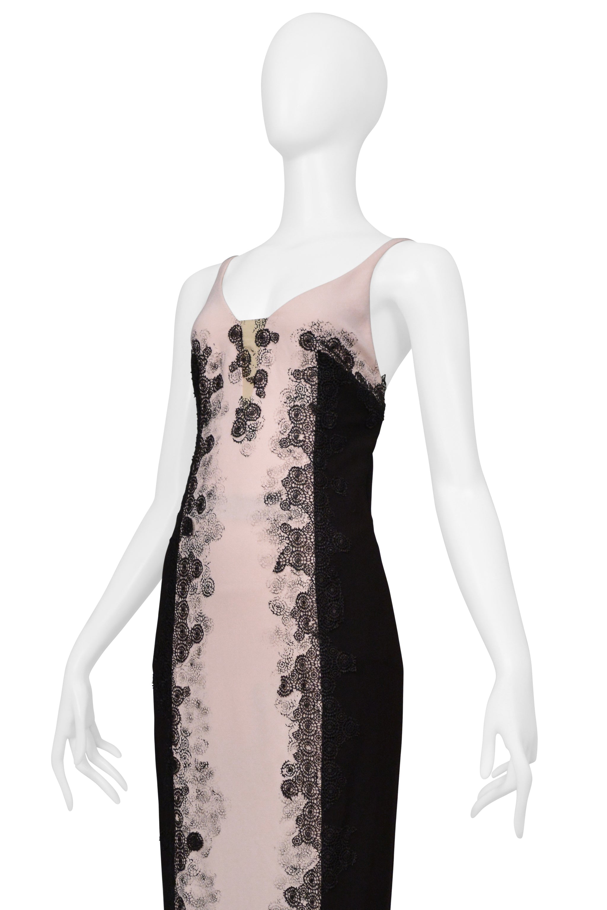 BOTTEGA VENETA BLACK AND BLUSH PINK GOWN WITH LACE DETAILING AND LONG TRAIN