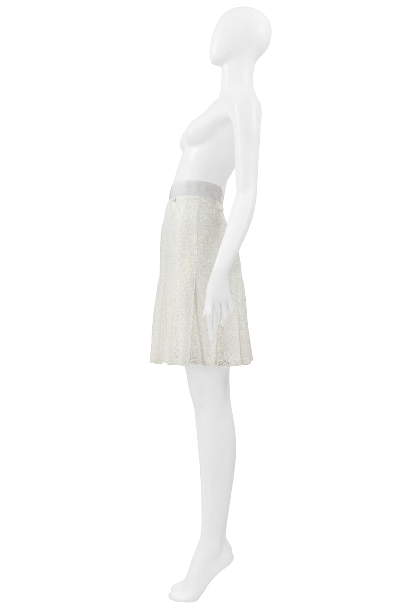 CHANEL WHITE LACE SKIRT WITH ENAMEL BUTTON 2015