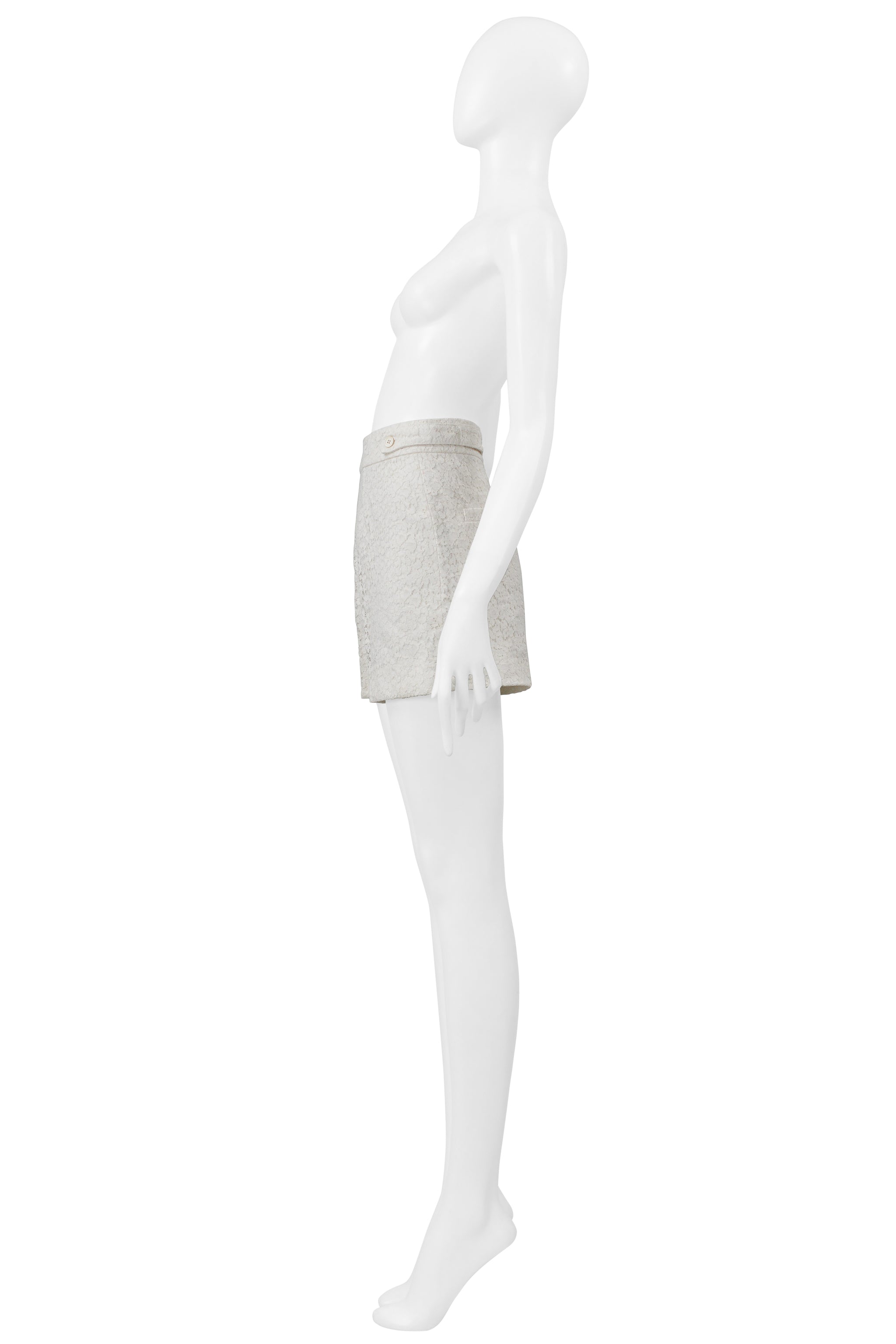 CHLOE WHITE LACE SHORTS 2009