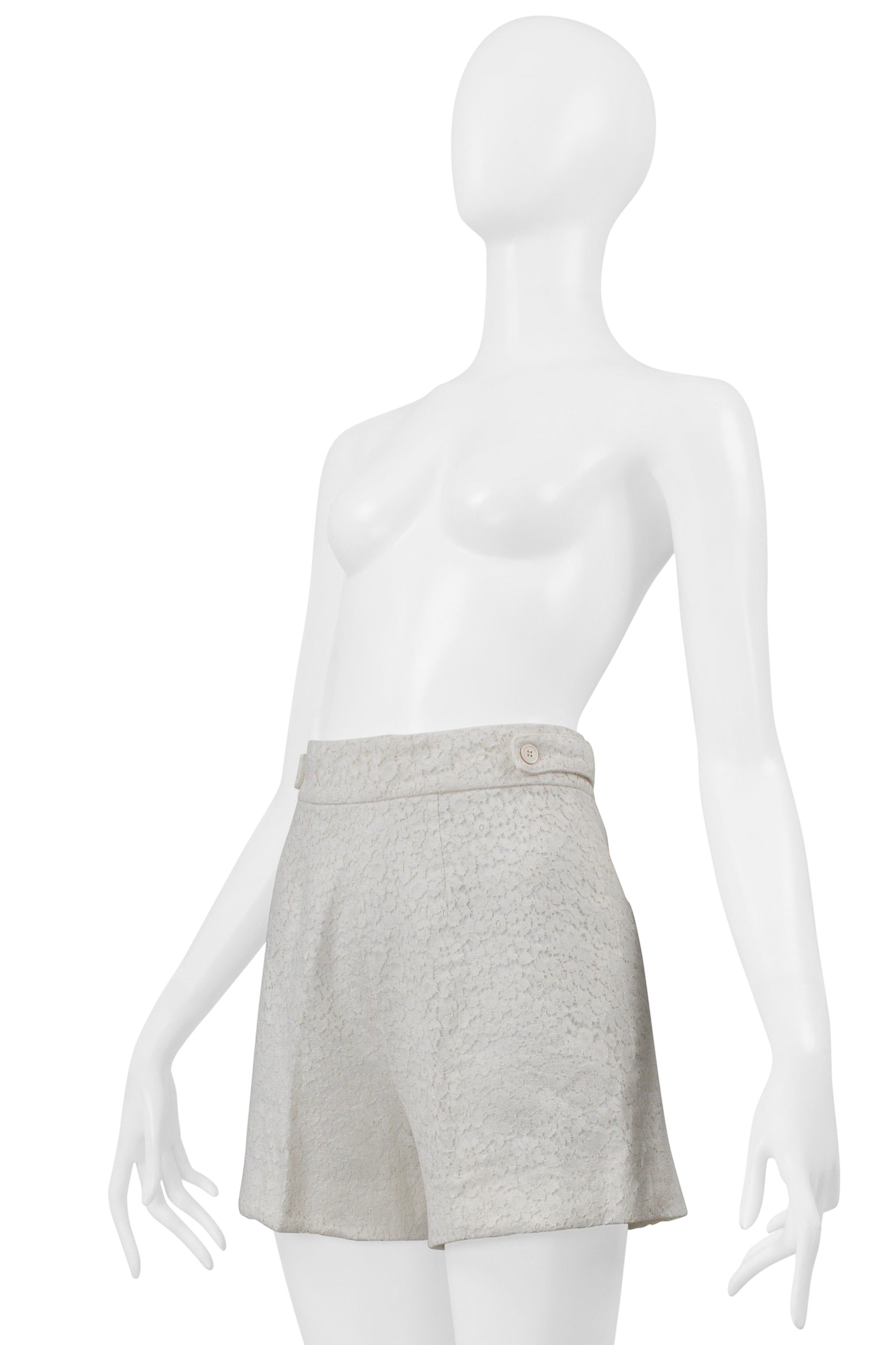 CHLOE WHITE LACE SHORTS 2009