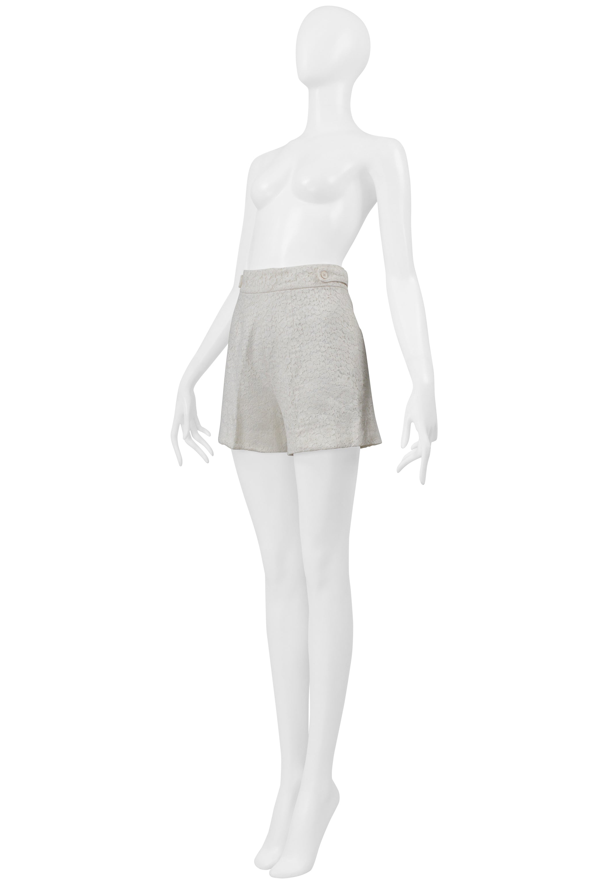 CHLOE WHITE LACE SHORTS 2009