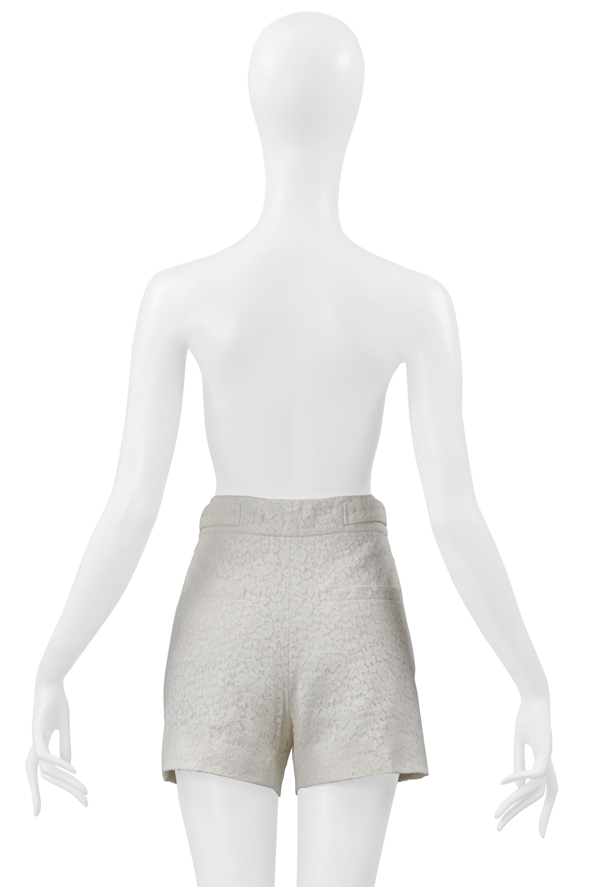 CHLOE WHITE LACE SHORTS 2009