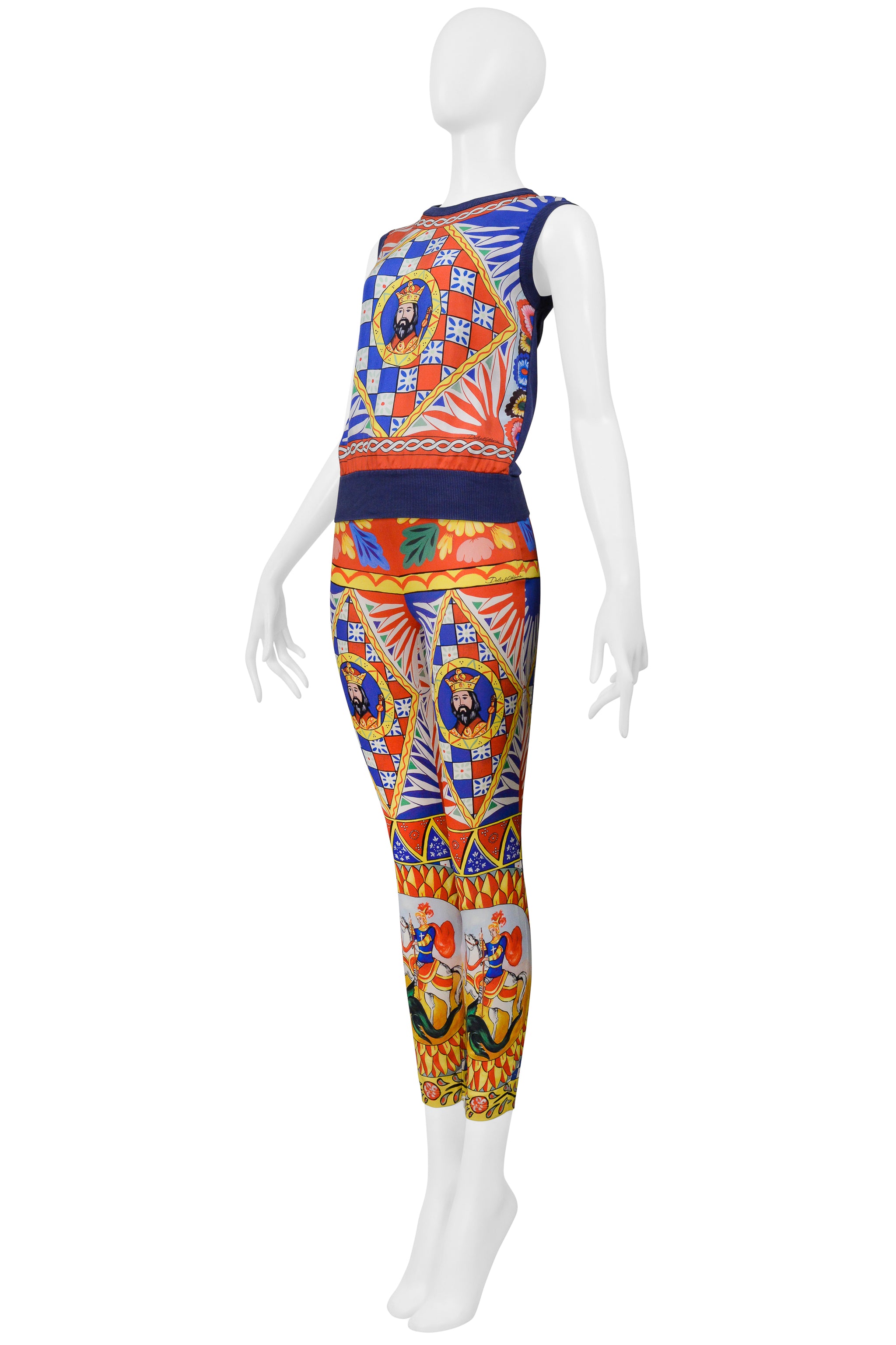 DOLCE & GABBANA KING & CARRETTO KING & QUEEN PRINT ENSEMBLE TOP AND PANTS