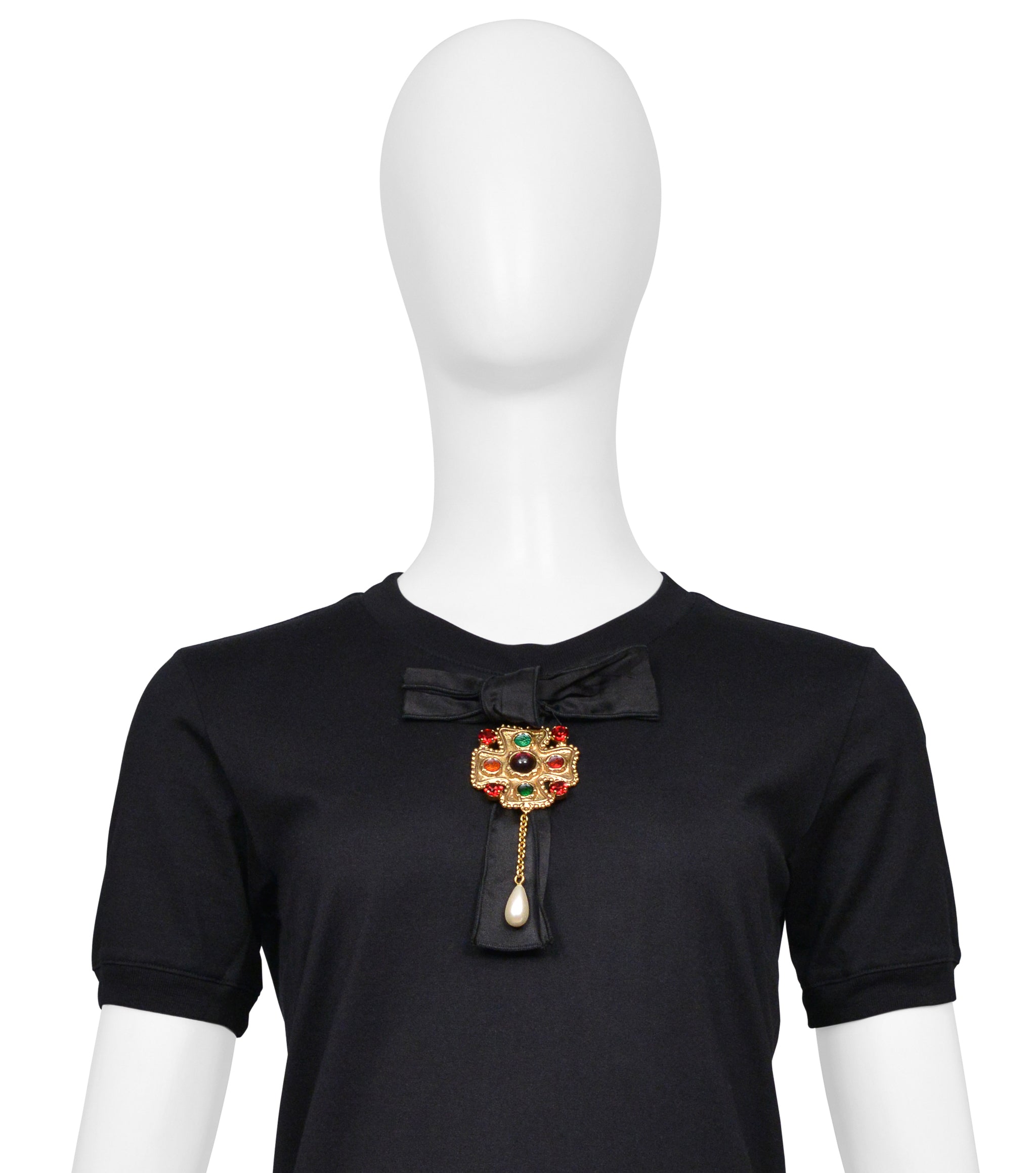 DOLCE & GABBANA BLACK T-SHIRT WITH ATTACHED SATIN BOW AND CHANEL-STYLE BIJOUX CROSS