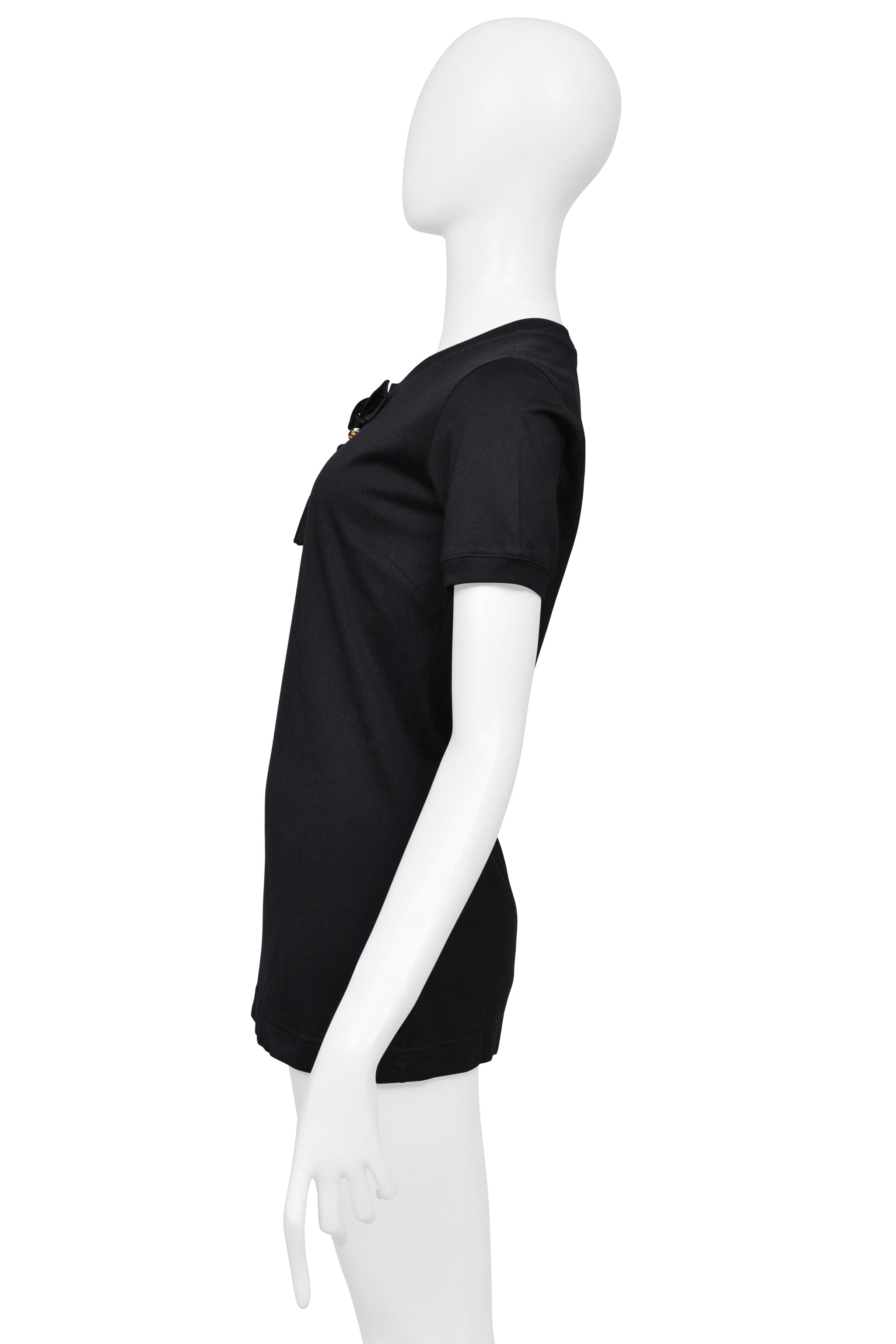 DOLCE & GABBANA BLACK T-SHIRT WITH ATTACHED SATIN BOW AND CHANEL-STYLE BIJOUX CROSS