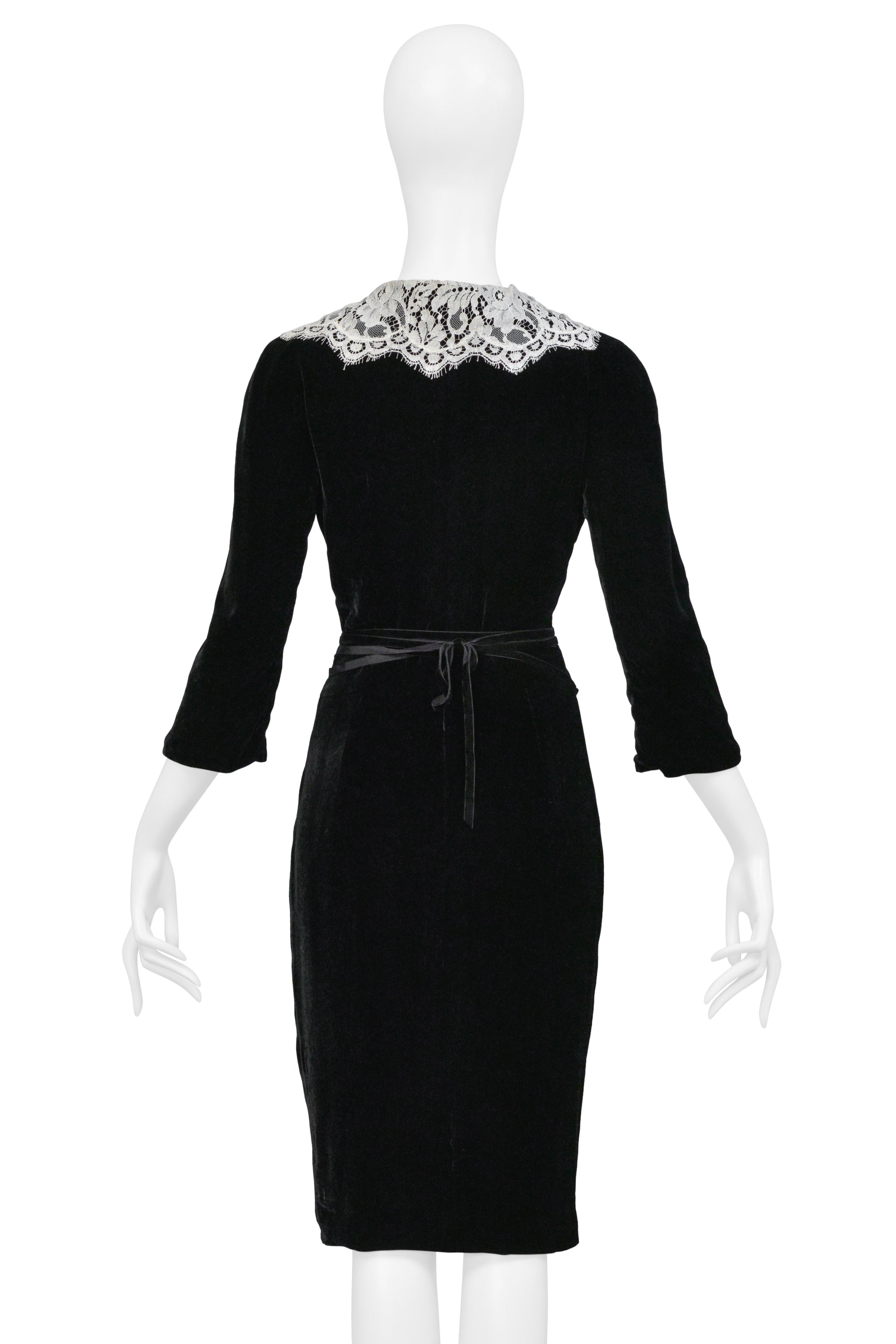 DOLCE & GABBANA BLACK VELVET DRESS WITH WHITE LACE COLLAR AND RHINESTONE BROOCH