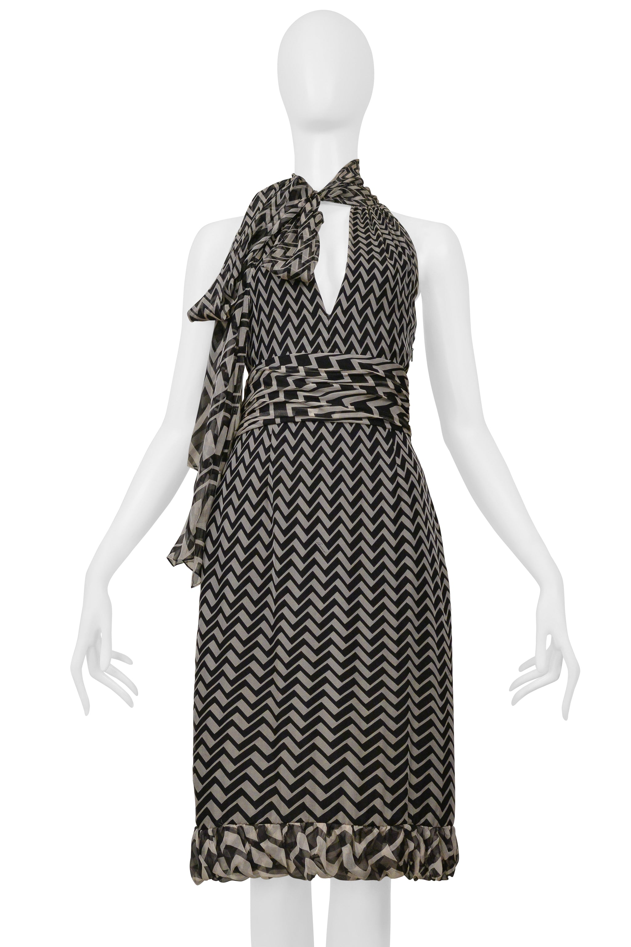 GUCCI BLACK AND GREY CHEVRON PRINT SCARF DRESS C. 2010