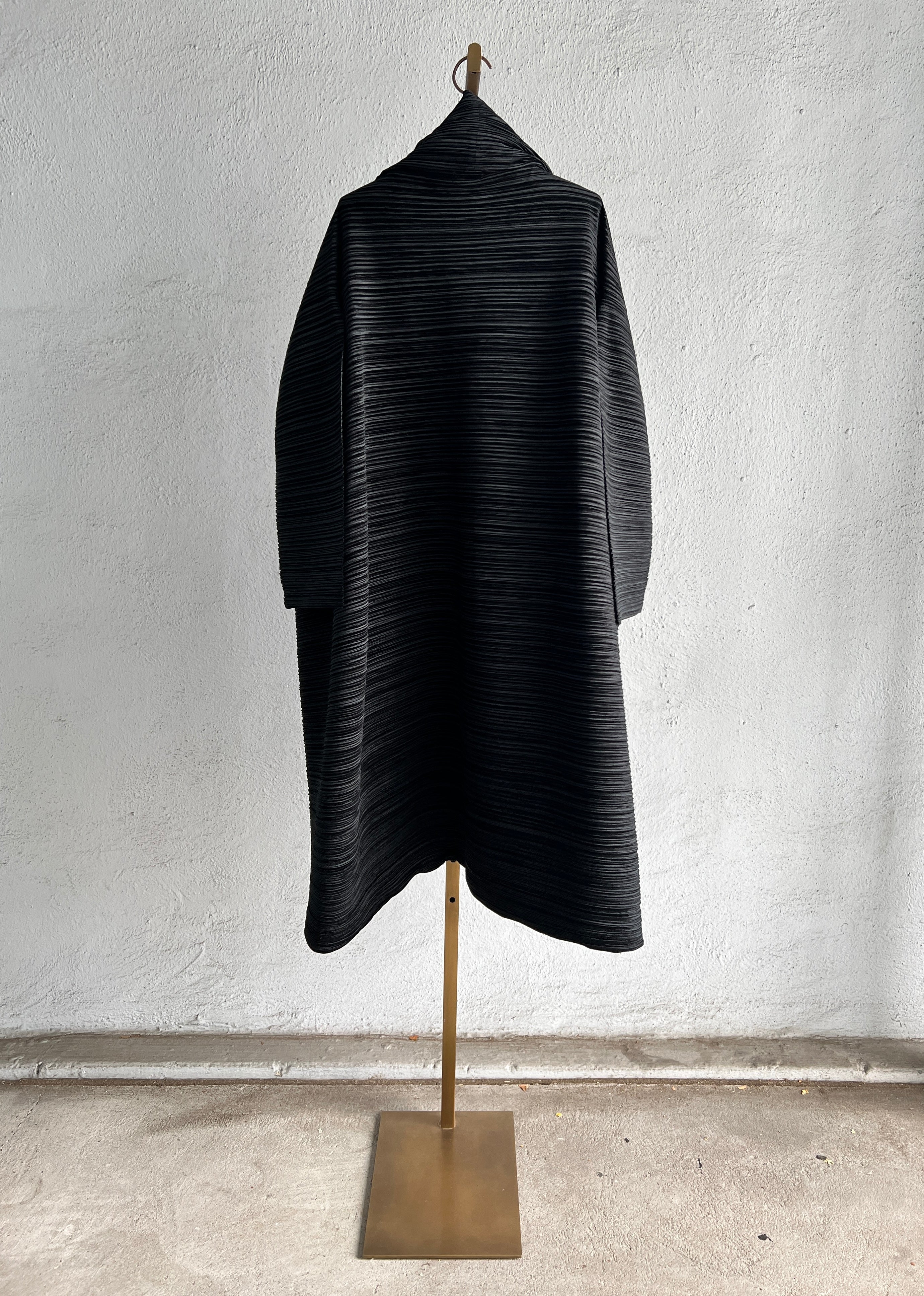 ISSEY MIYAKE BLACK VELVET PLEATED OPERA COAT WITH CONVERTIBLE SKIRT FW 2000