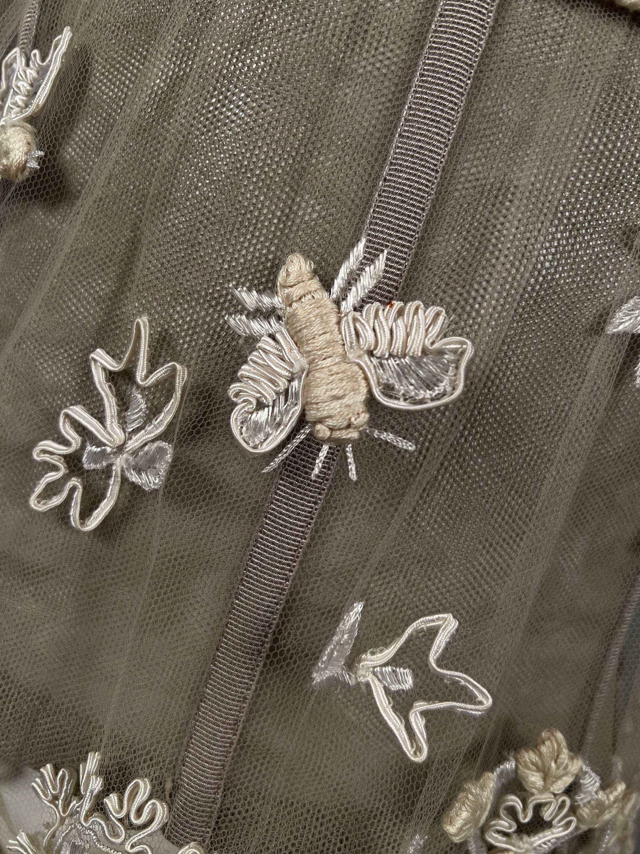 DOLCE & GABBANA OFF-WHITE LACE BUSTIER WITH EMBROIDERY SIDE 2006