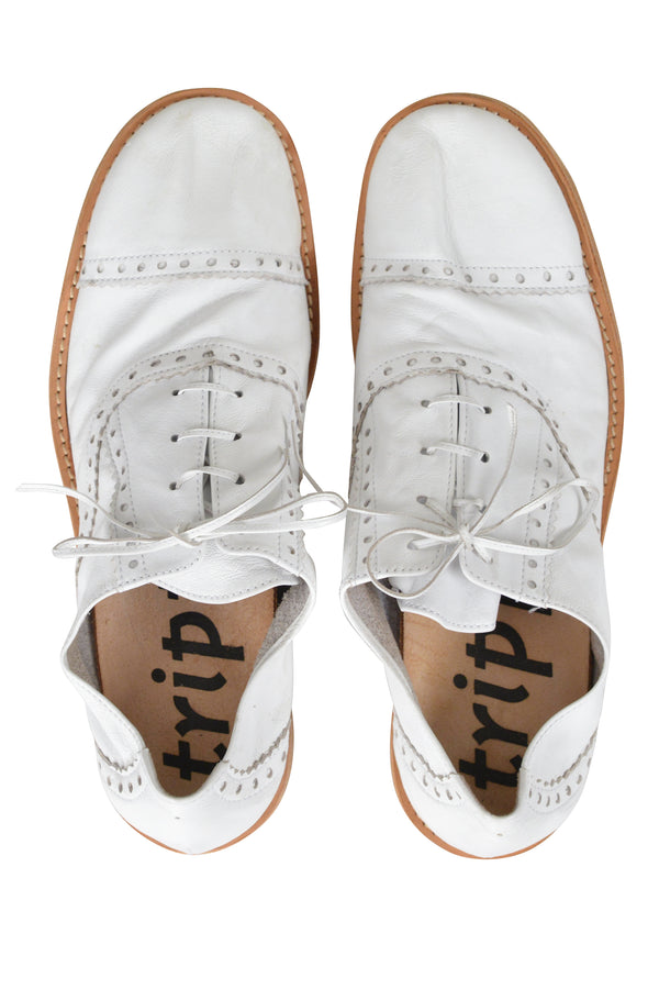 JUNYA WATANABE WHITE PERFORATED LEATHER BROGUE SHOES 2003