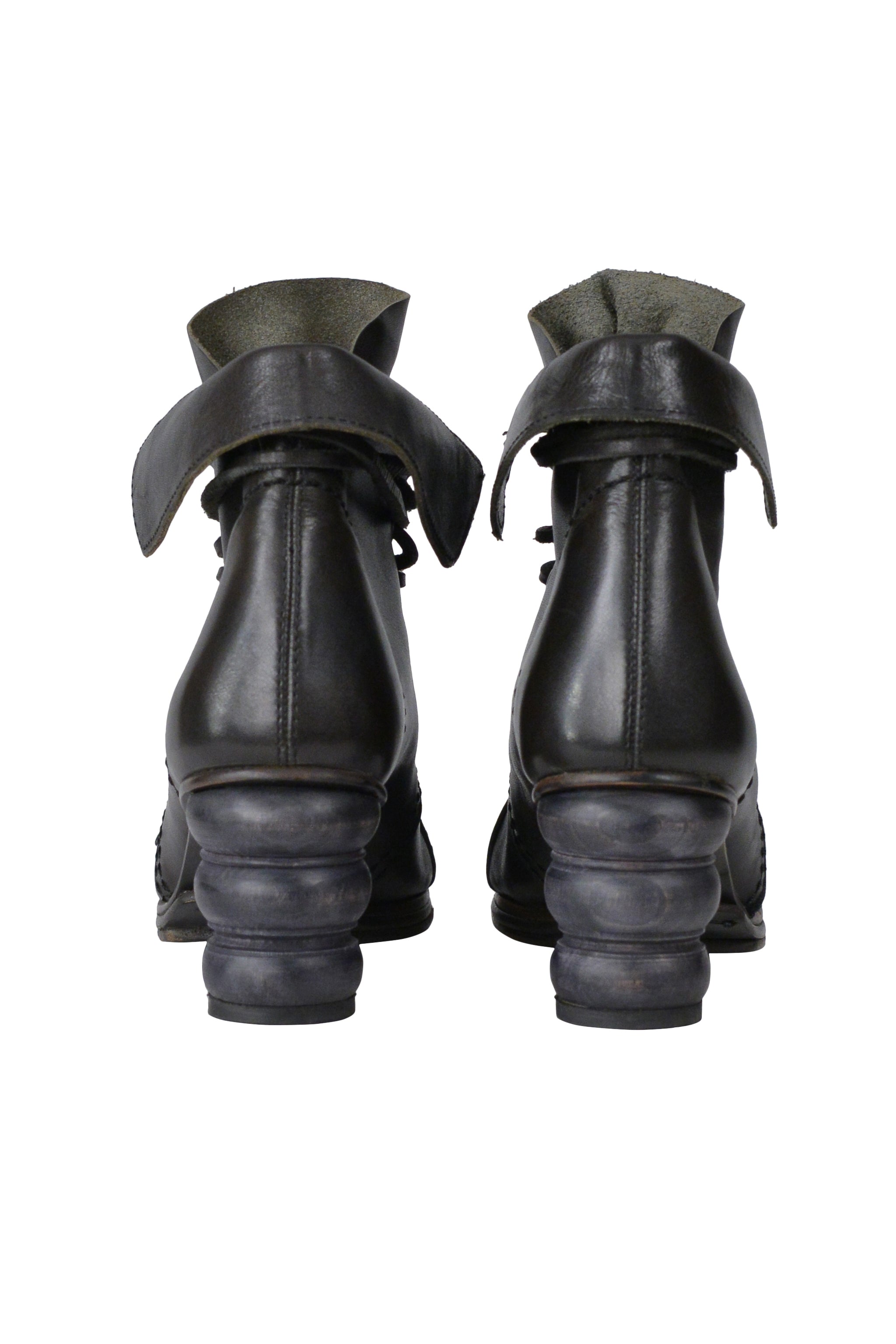 JUNYA WATANABE  BLACK LEATHER BOOTS WITH ROUND HEEL 2008