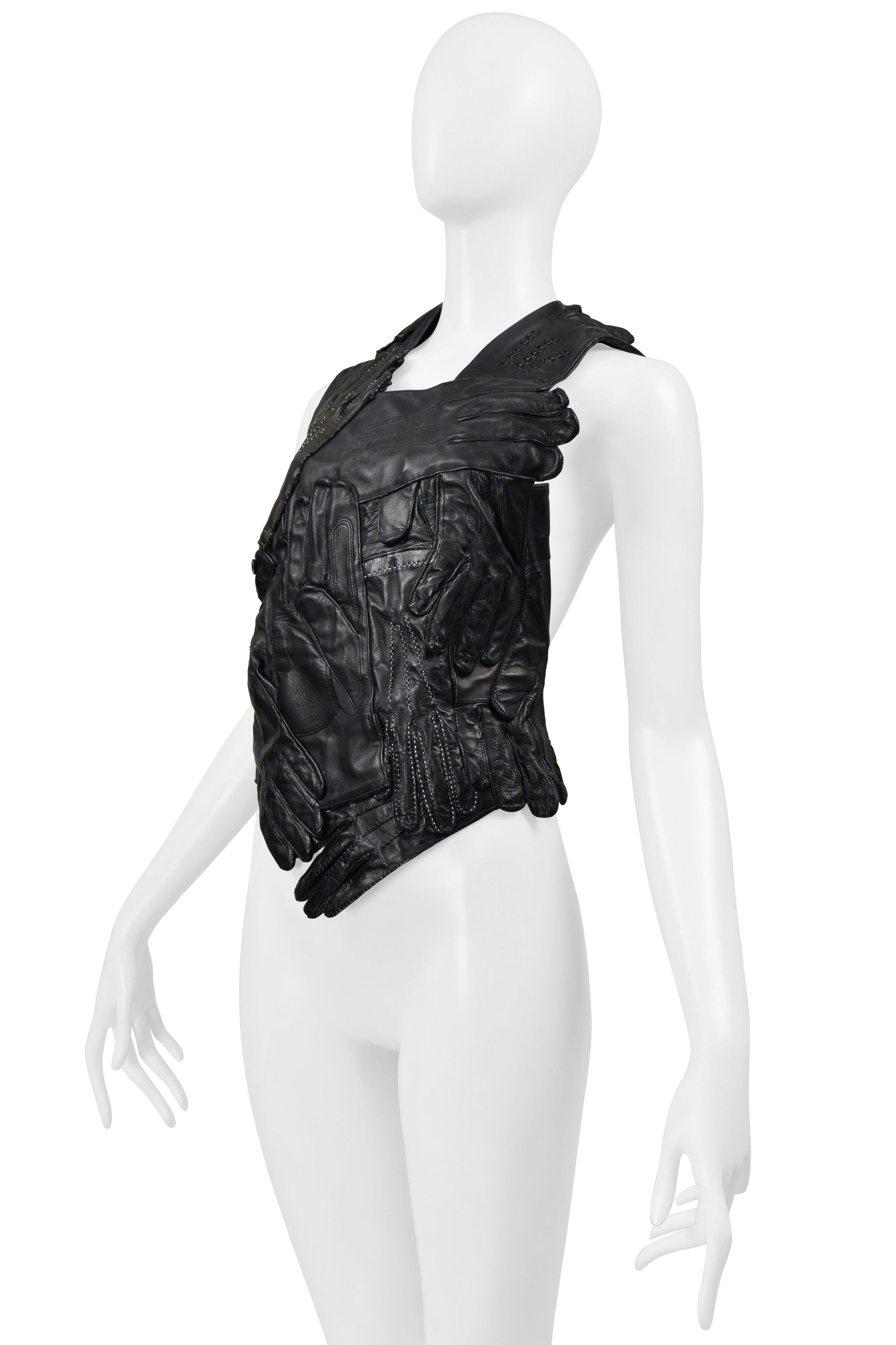 MAISON MARTIN MARGIELA IMPORTANT ARTISANAL BLACK LEATHER GLOVE TOP 2001
