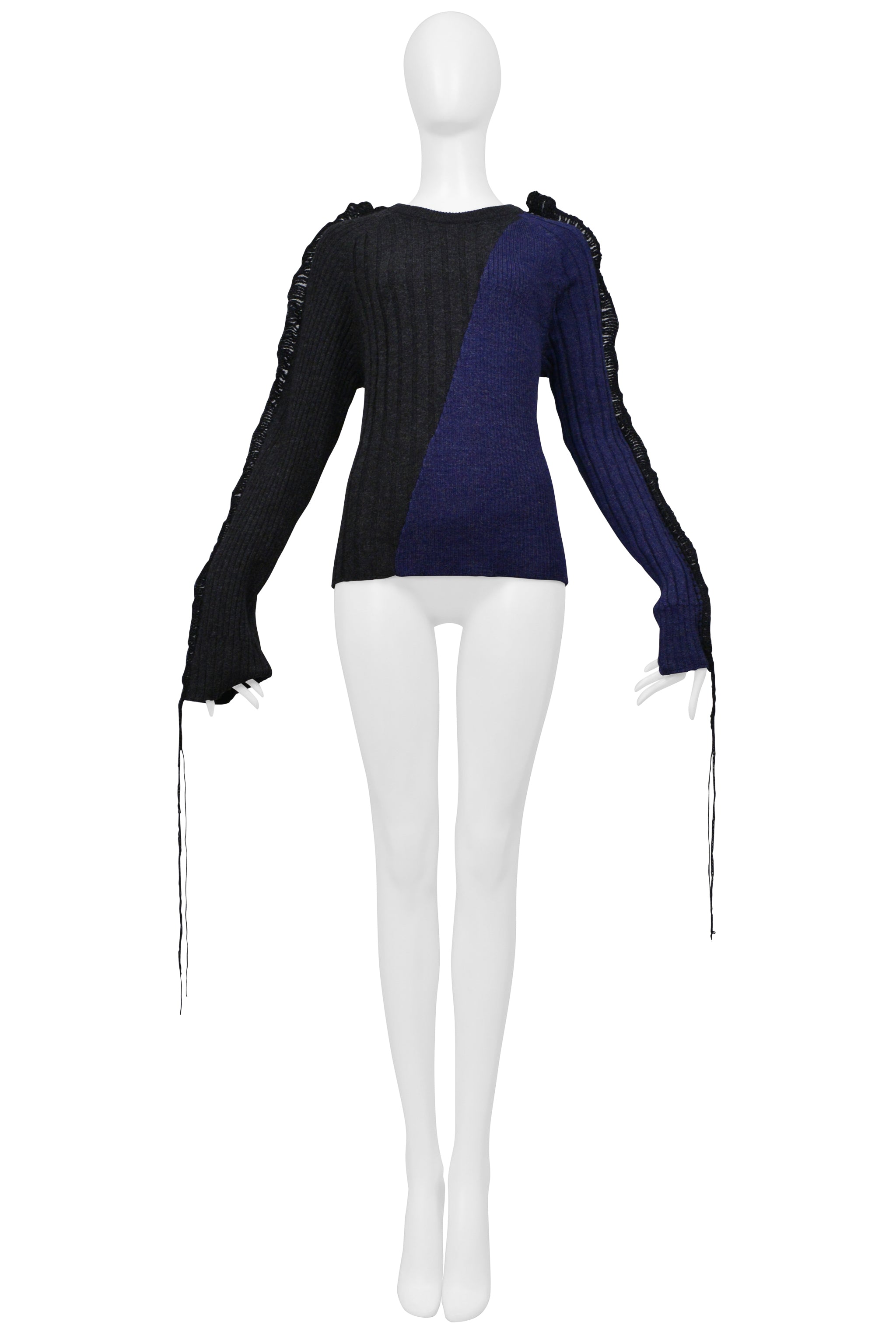 MAISON MARTIN MARGIELA CHARCOAL AND NAVY SWEATER WITH SCALLOP DETAILING ALONG SLEEVES 2017